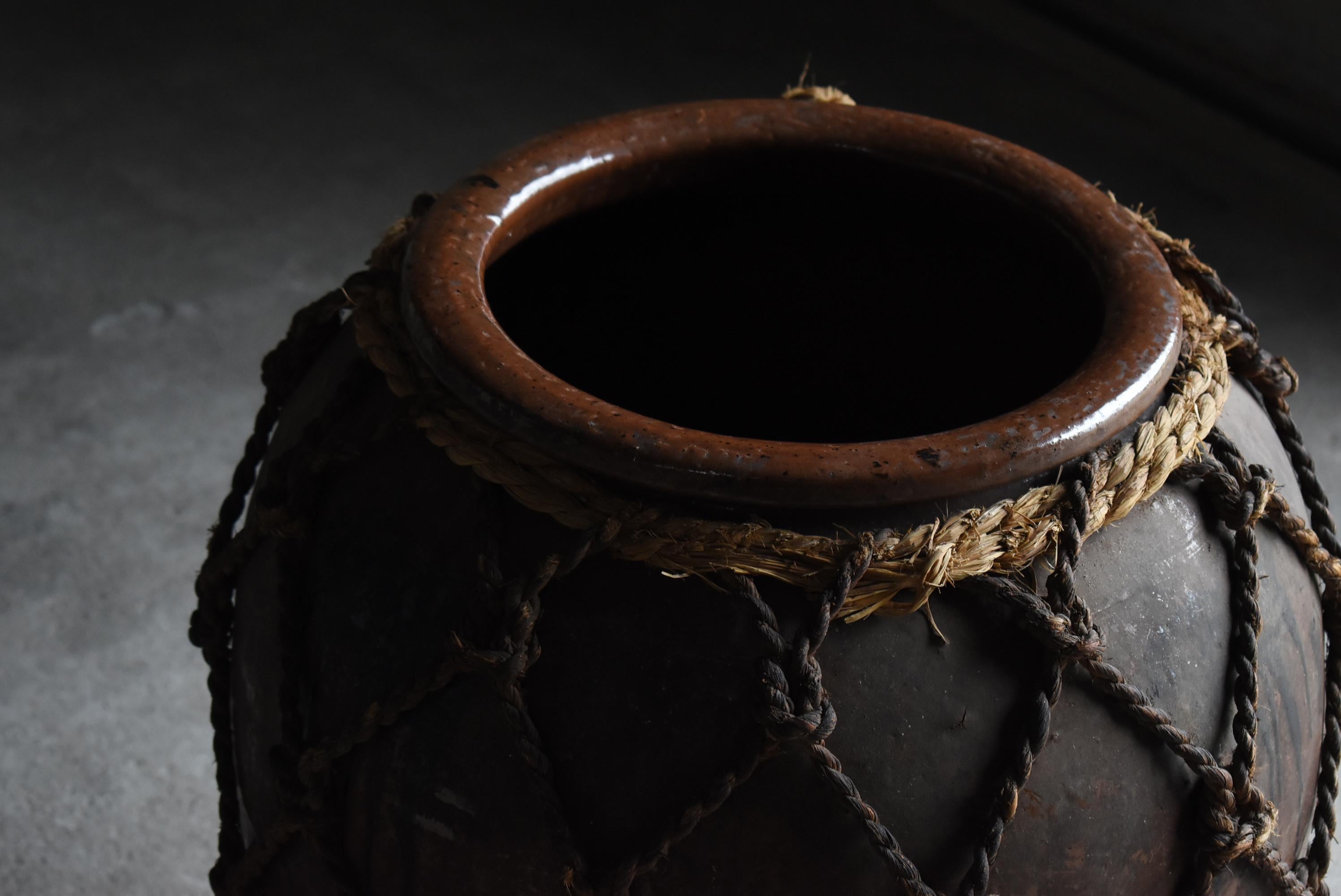 Japanese Antique Wabi-Sabi Large Pottery Vase 1860s-1920s / Tsubo In Good Condition In Sammu-shi, Chiba