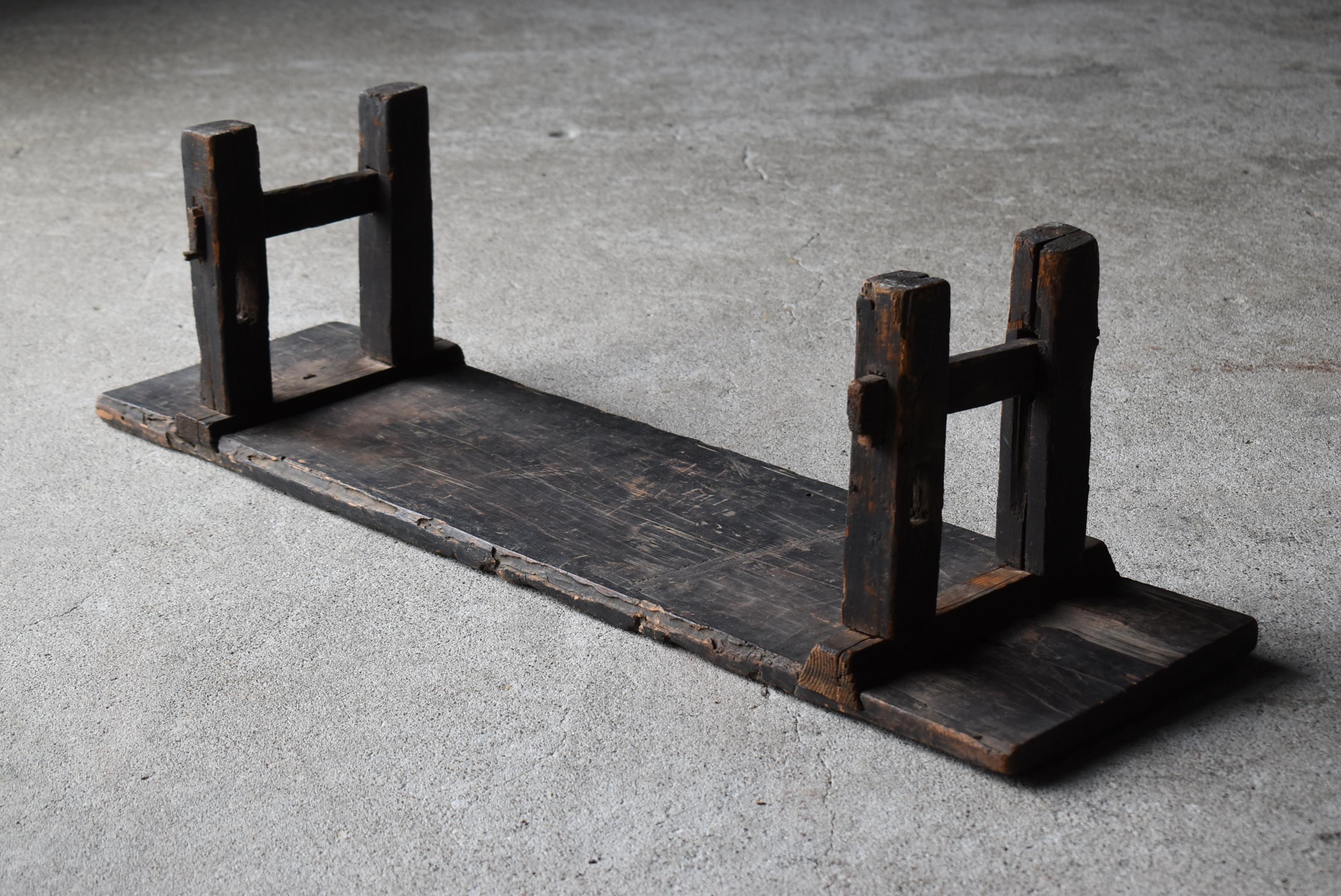 Japanese Antique Wabi-Sabi Low Table Edo period 1800s-1860s / Side Table For Sale 9