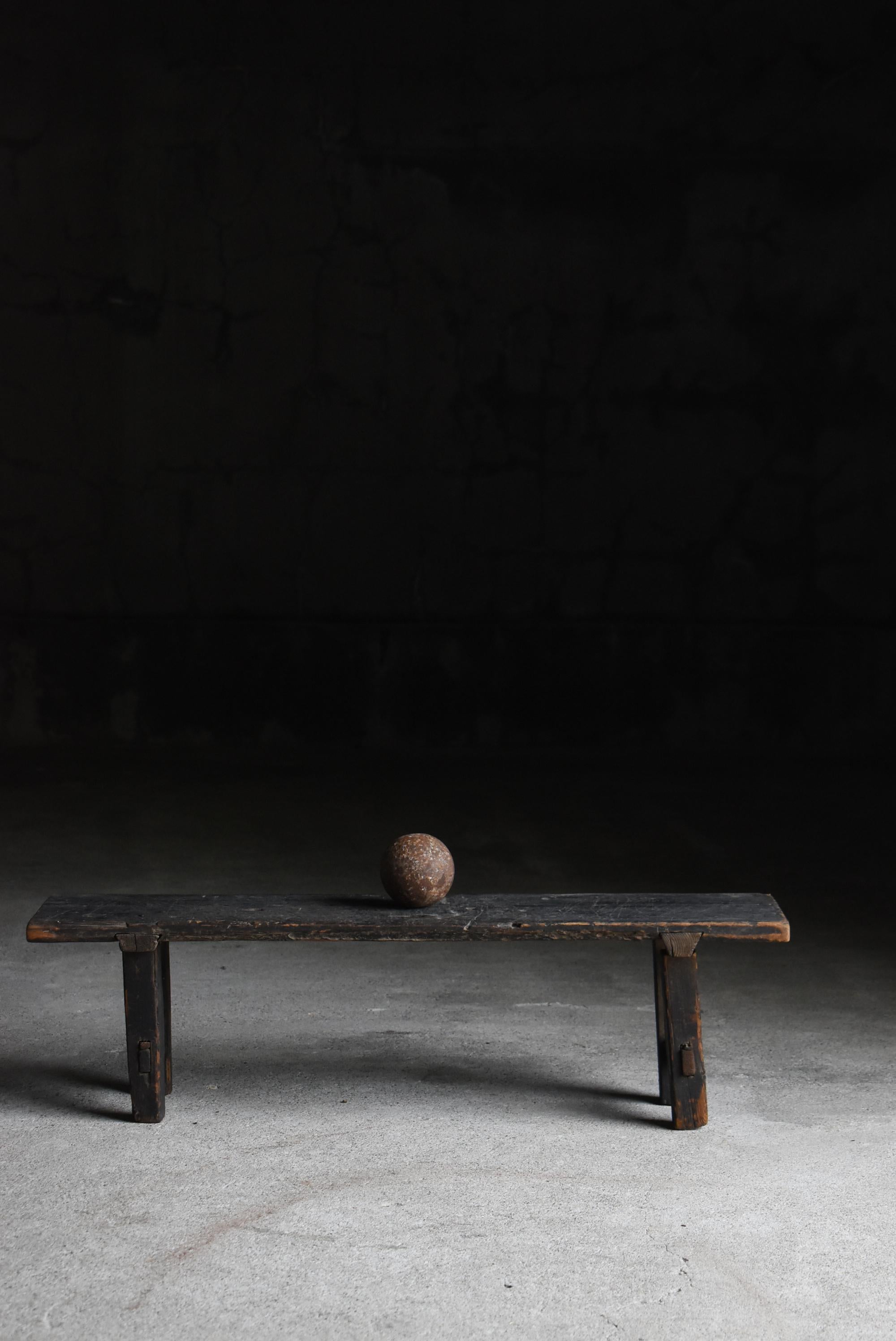 Japanese Antique Wabi-Sabi Low Table Edo period 1800s-1860s / Side Table For Sale 10
