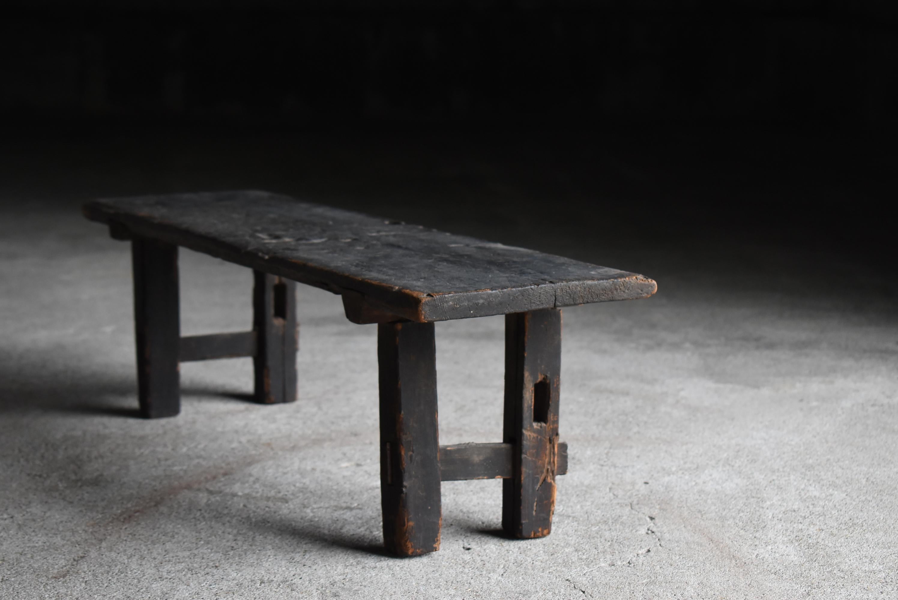 Cedar Japanese Antique Wabi-Sabi Low Table Edo period 1800s-1860s / Side Table For Sale