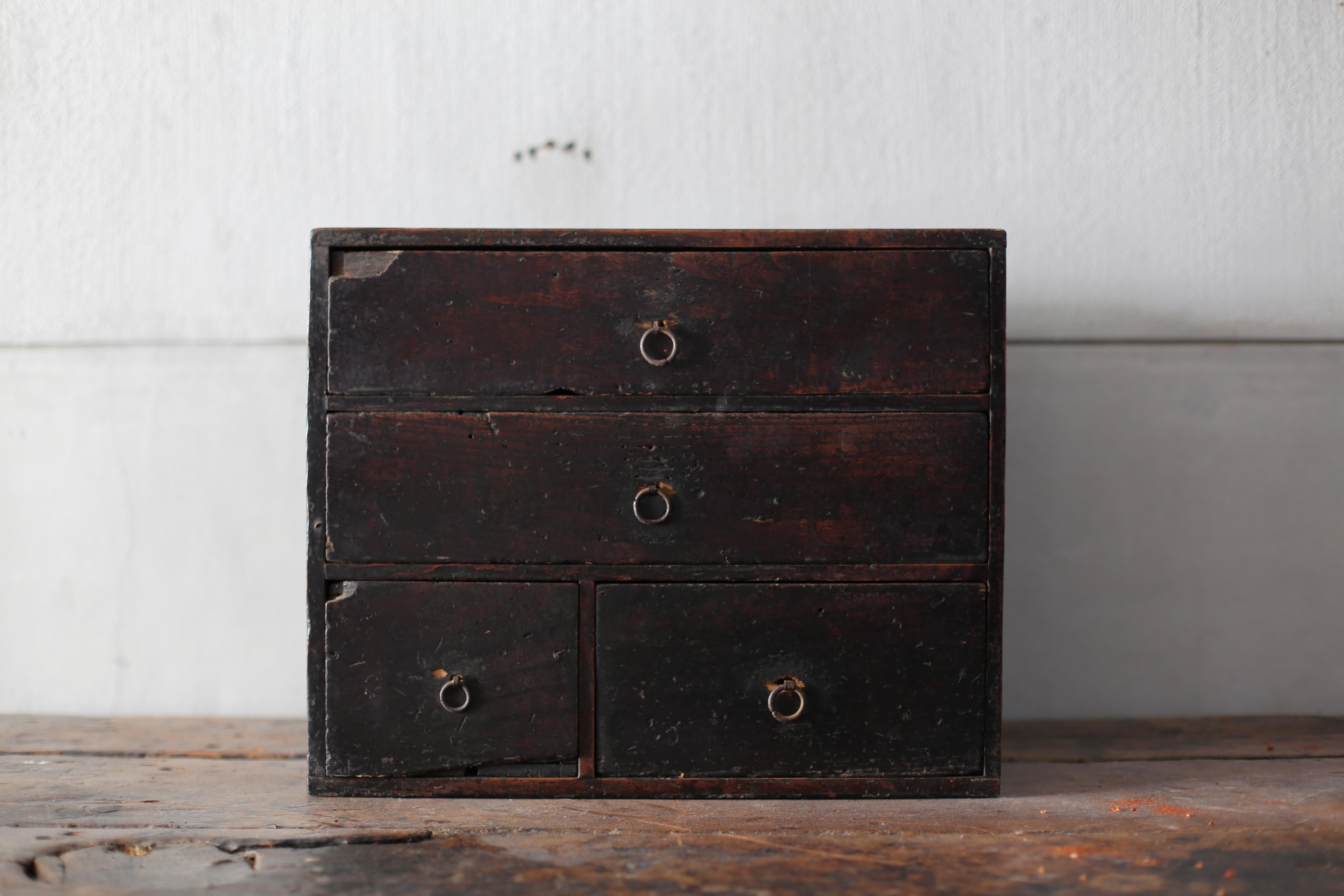 Japanese Antique Wabi Sabi Small Drawer 1860s-1900s  In Good Condition For Sale In Sammu-shi, Chiba