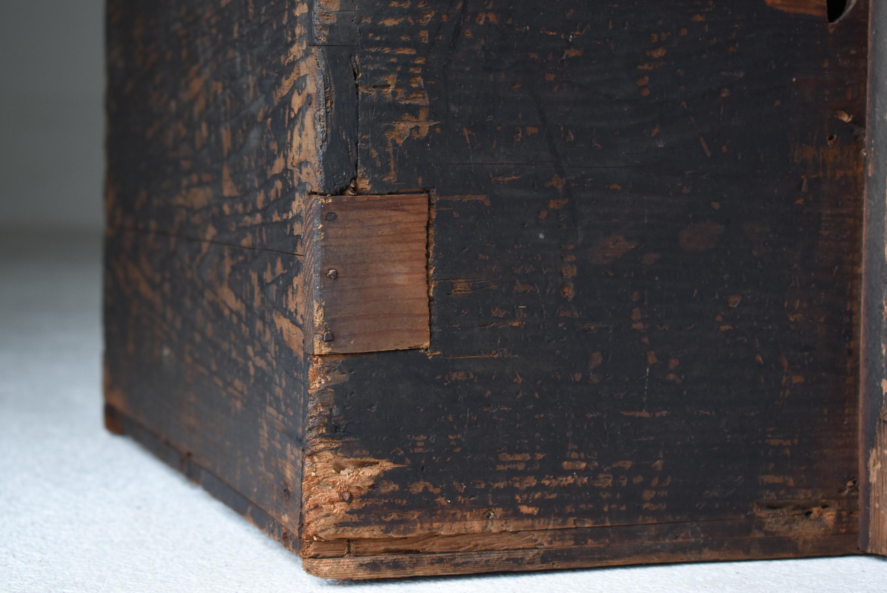 Japanese Antique Wabi-Sabi Storage Box 1860s-1900s / Tansu Sideboard Side Table 4