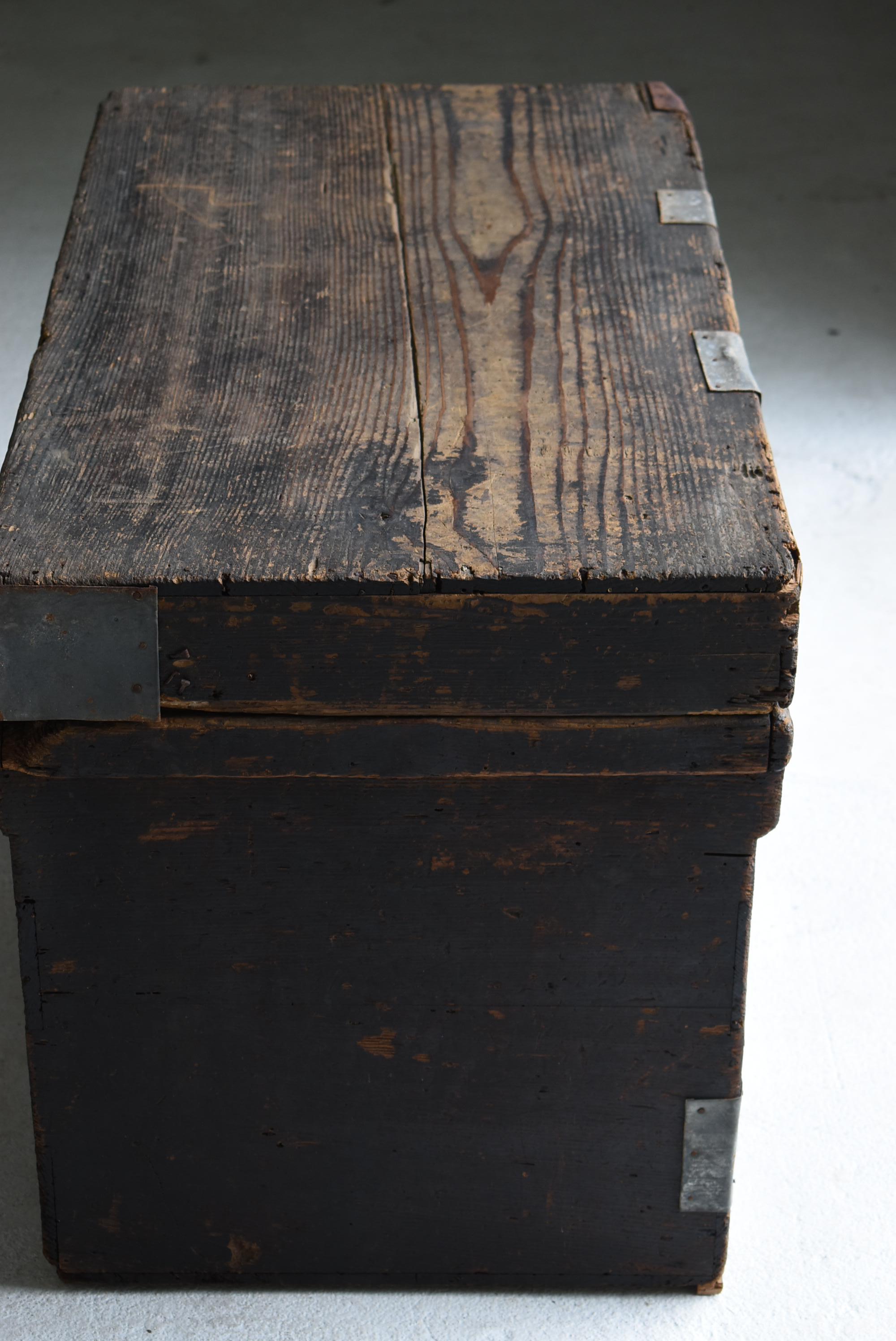 Japanese Antique Wabi-Sabi Storage Box 1860s-1900s / Tansu Sideboard Side Table 8