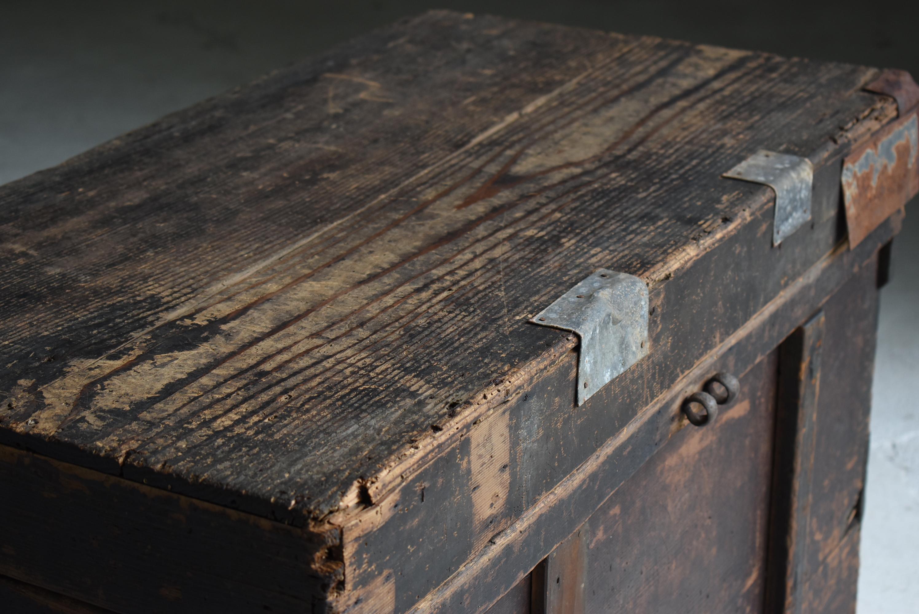 Japanese Antique Wabi-Sabi Storage Box 1860s-1900s / Tansu Sideboard Side Table 9