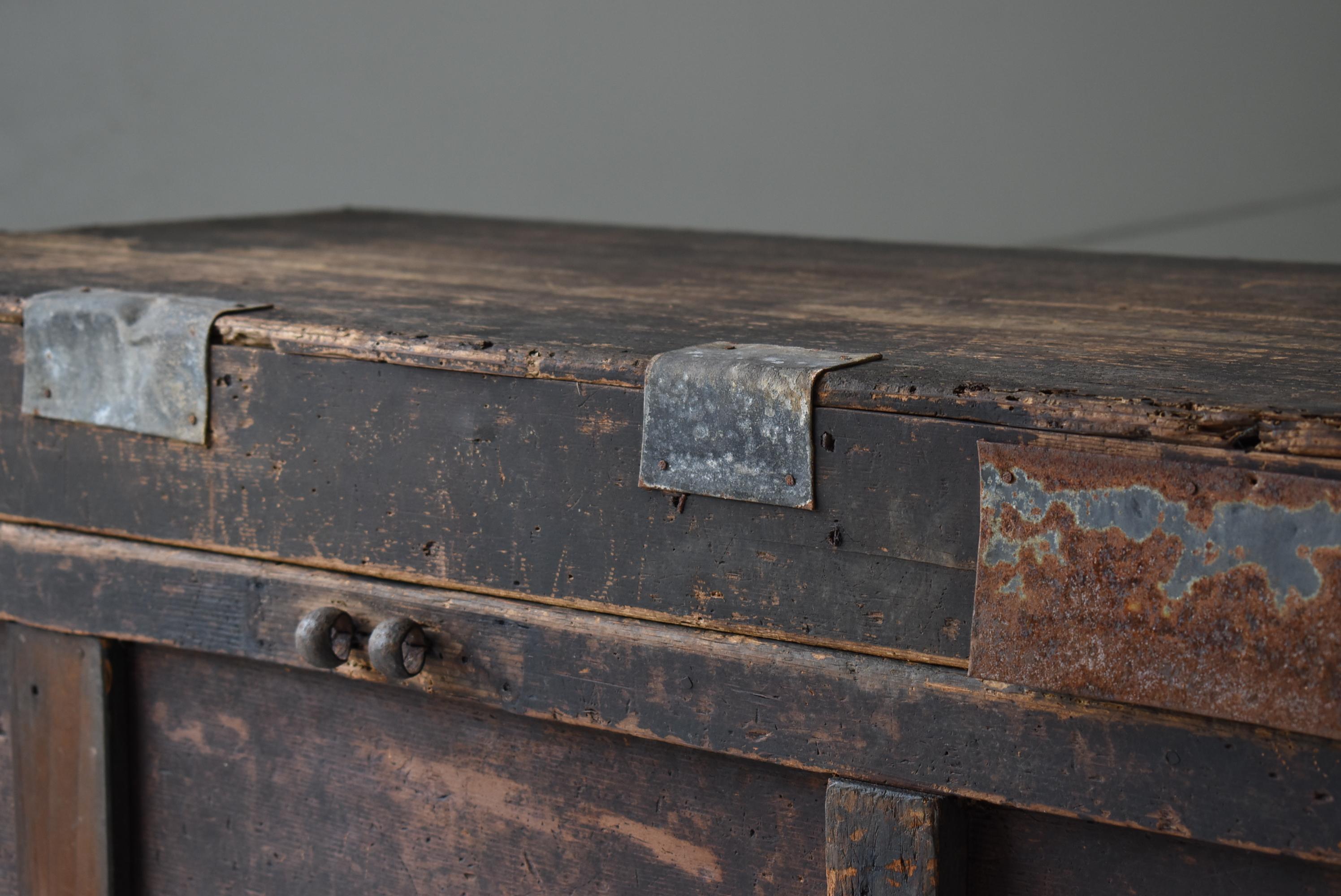Woodwork Japanese Antique Wabi-Sabi Storage Box 1860s-1900s / Tansu Sideboard Side Table