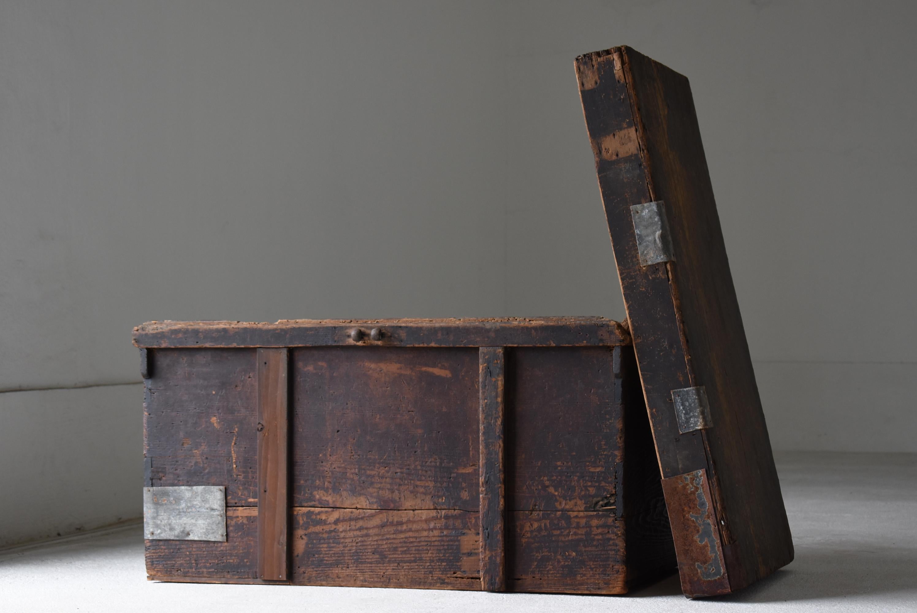Tin Japanese Antique Wabi-Sabi Storage Box 1860s-1900s / Tansu Sideboard Side Table