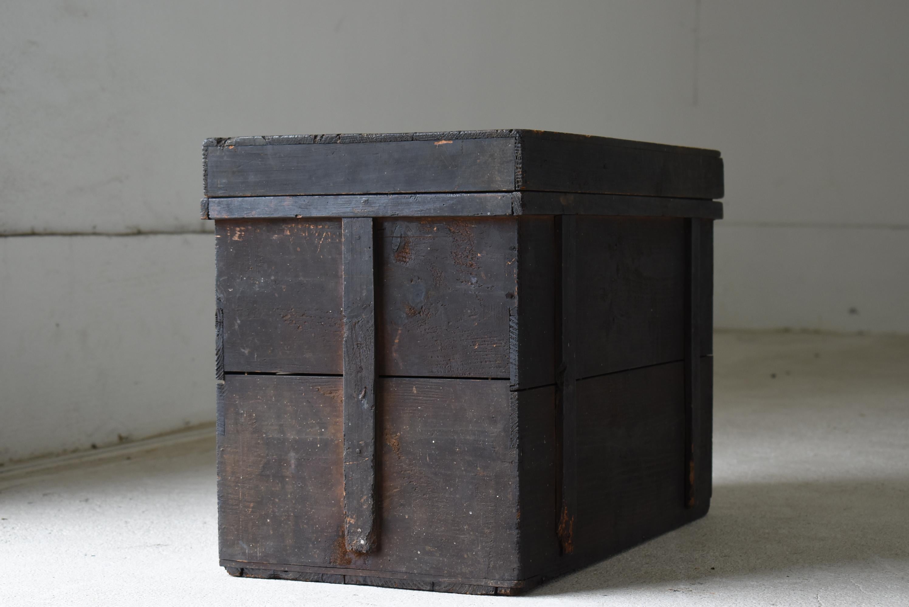 Japanese Antique Wabi Sabi Storage Box 1860s-1900s / Tansu Sofa Table Mingei 1