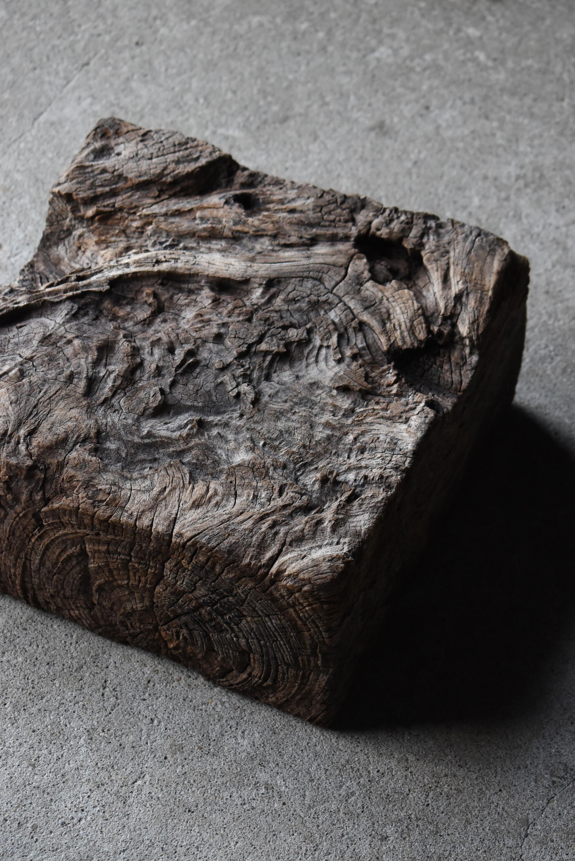 Antico blocco di legno giapponese Wabi-Sabi Weathered Keyaki 1900s-1940s / Figurina in vendita 2