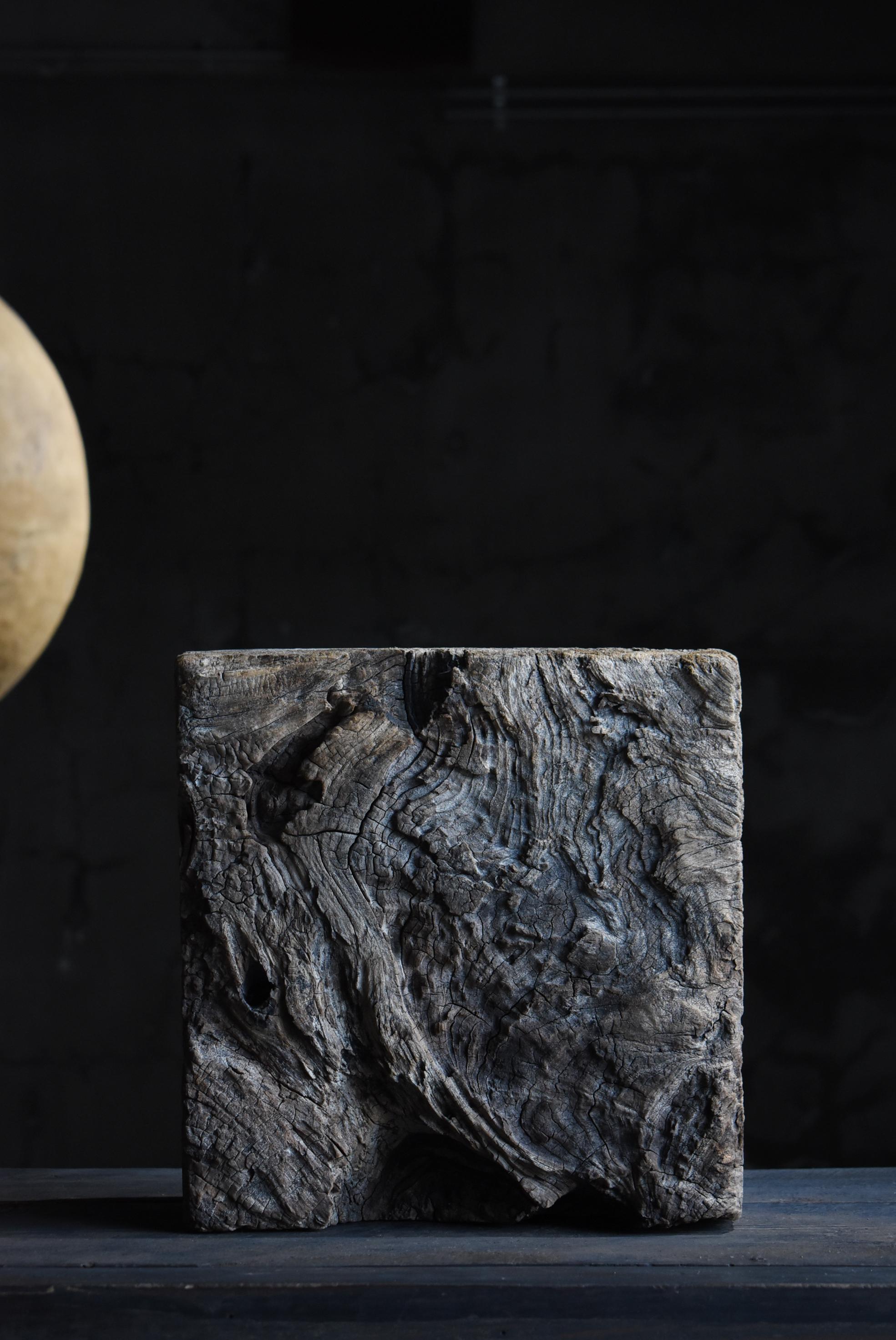 Primitivo Antico blocco di legno giapponese Wabi-Sabi Weathered Keyaki 1900s-1940s / Figurina in vendita