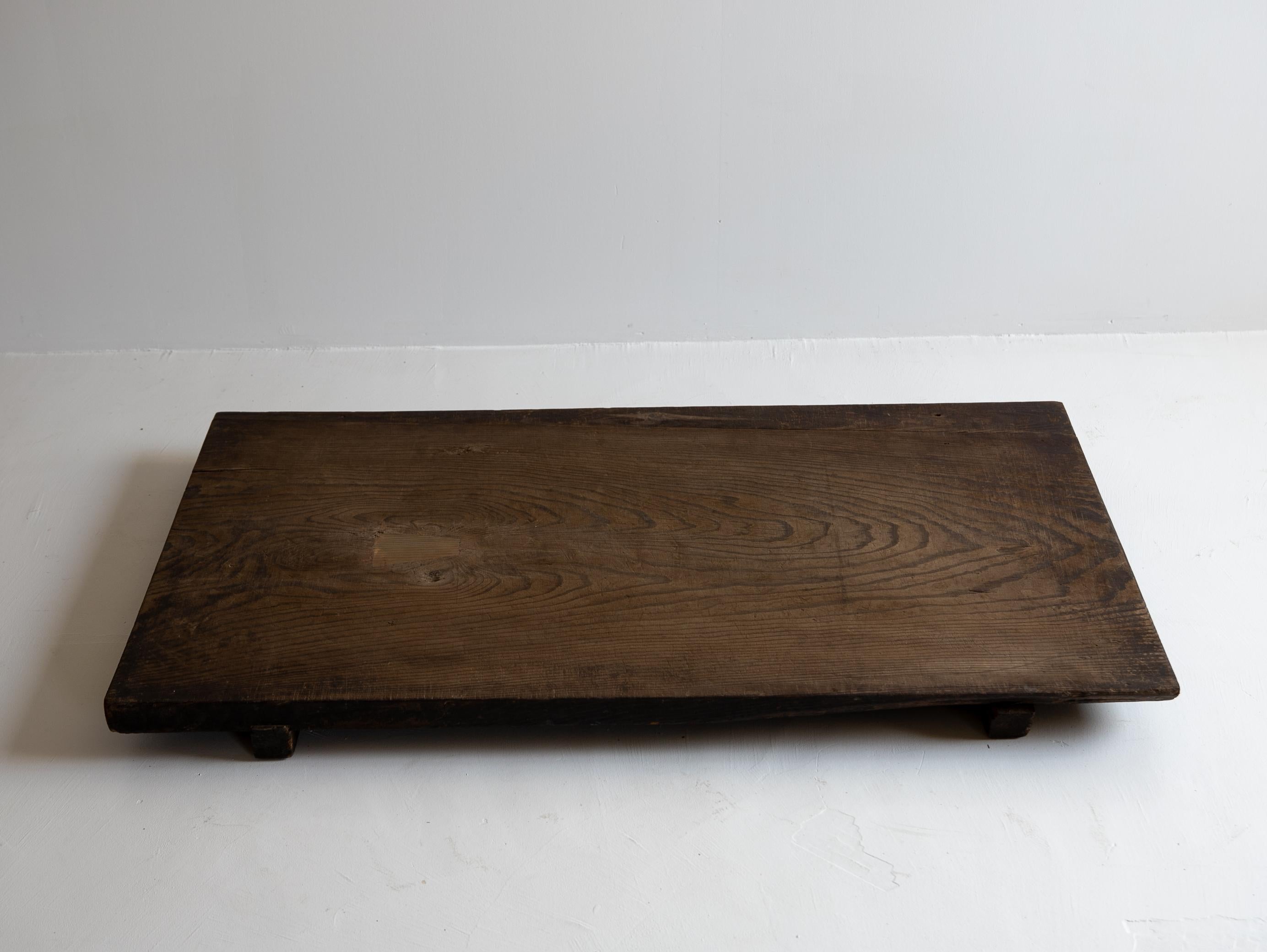 Japanese Antique Wabi Sabi Wooden Board 1860s-1900s / Abstract Art Low Table In Good Condition For Sale In Sammu-shi, Chiba