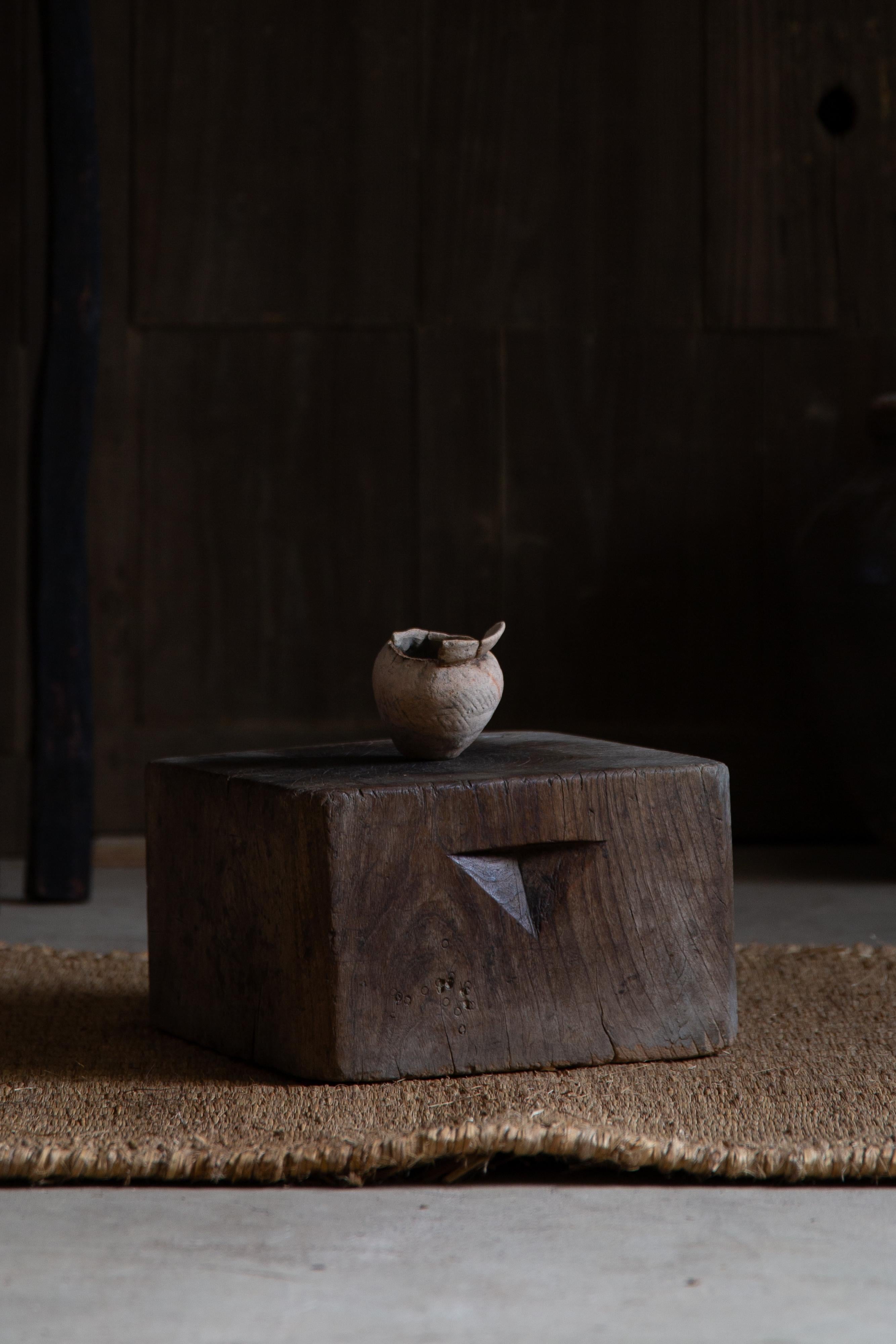 Espositore a cubo in legno giapponese Wabi sabi antico, supporto per vasi da fiori in legno duro in vendita 3