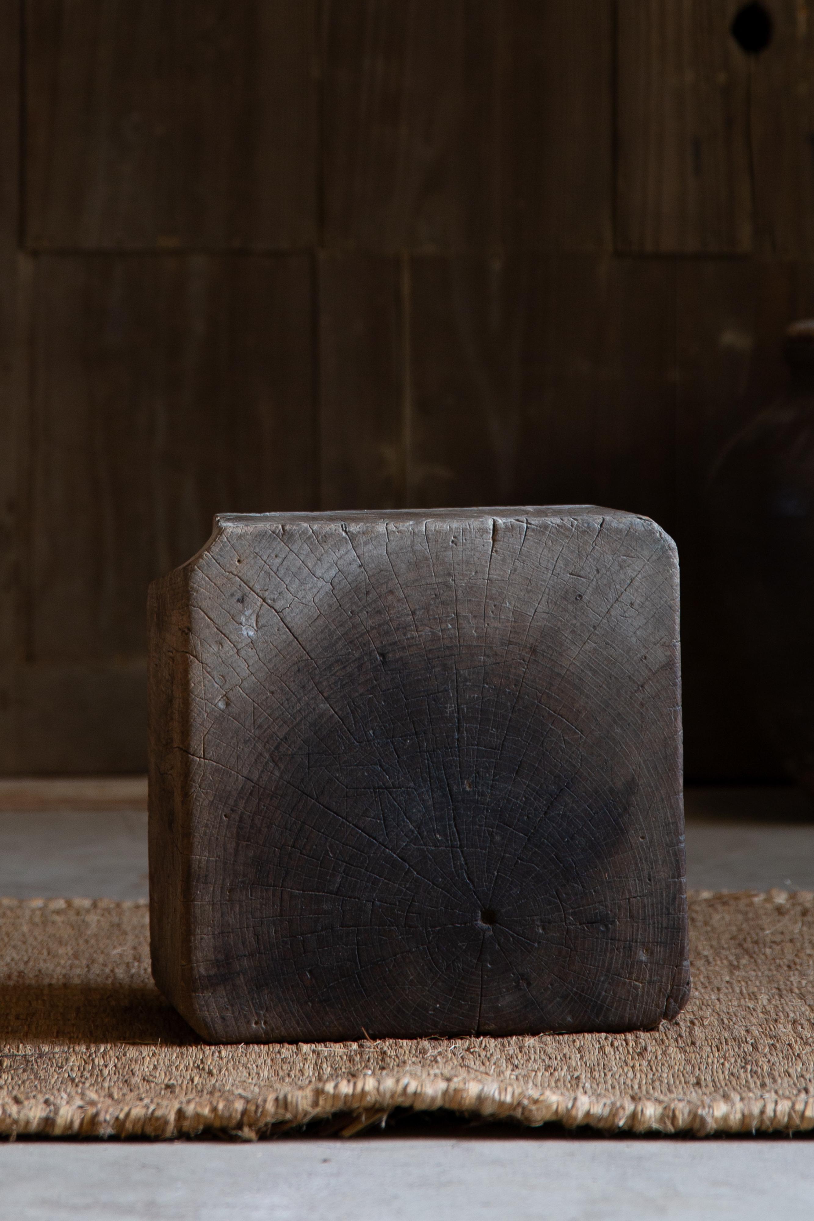 Espositore a cubo in legno giapponese Wabi sabi antico, supporto per vasi da fiori in legno duro in vendita 6