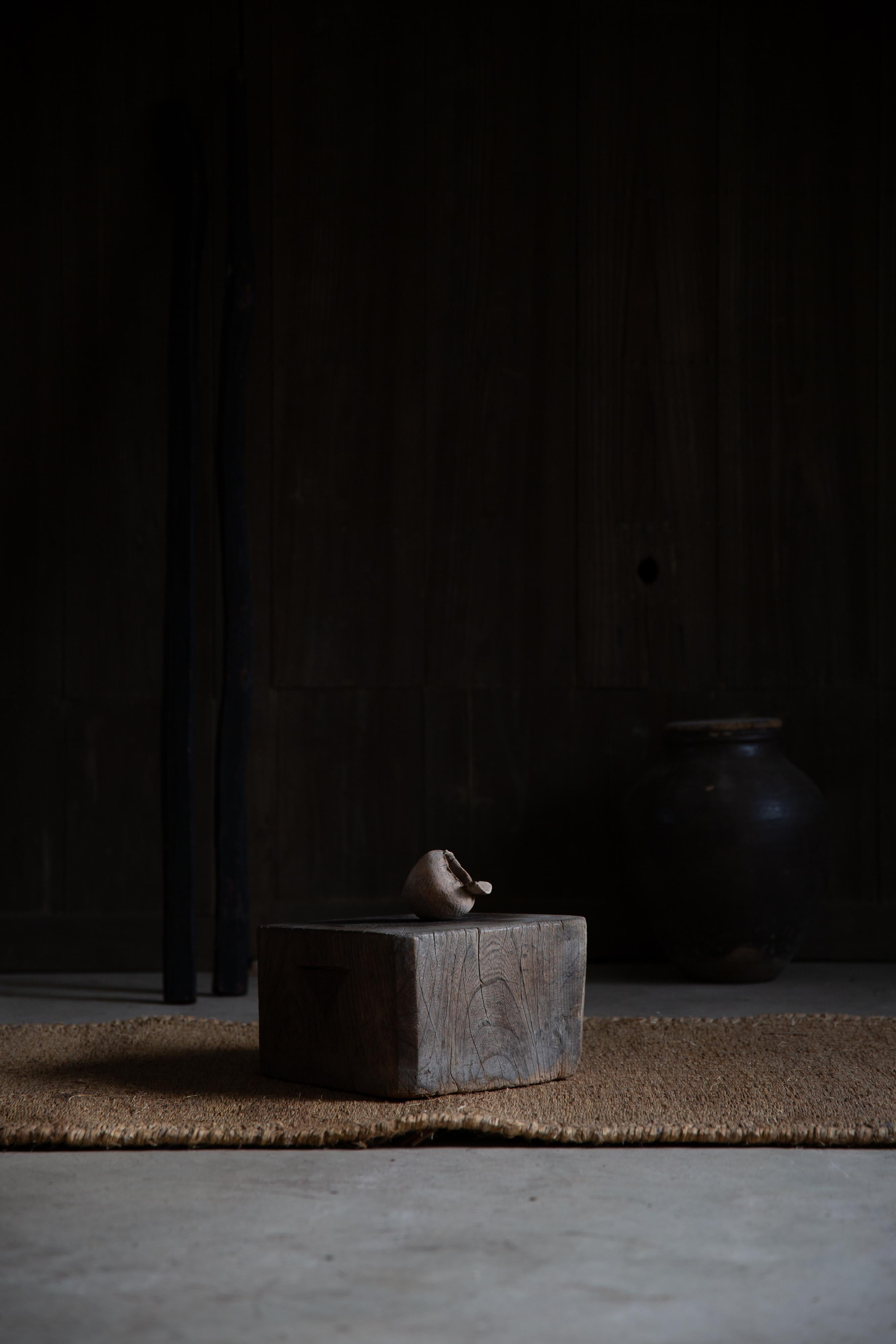 Espositore a cubo in legno giapponese Wabi sabi antico, supporto per vasi da fiori in legno duro in vendita 7