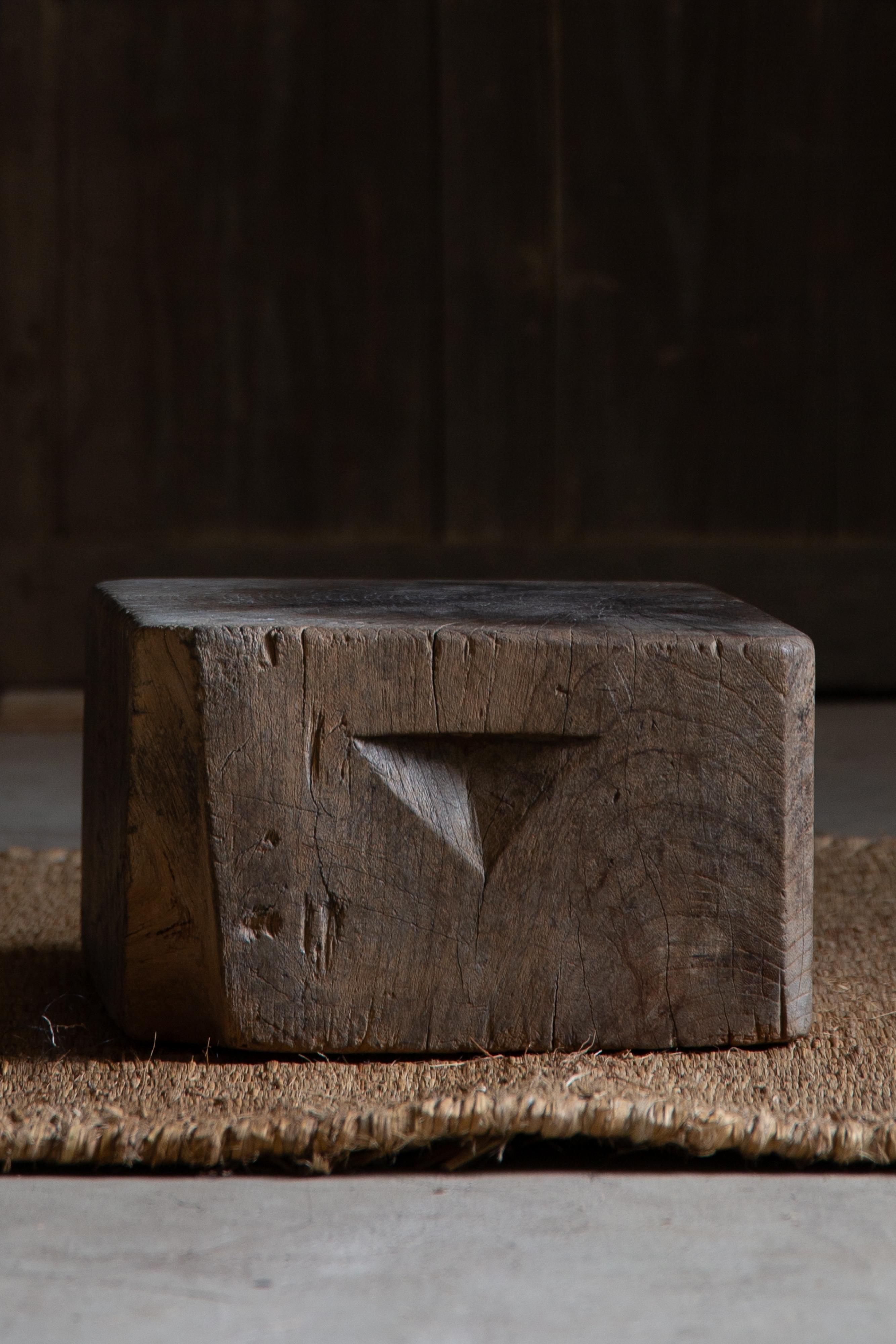 Giapponese Espositore a cubo in legno giapponese Wabi sabi antico, supporto per vasi da fiori in legno duro in vendita