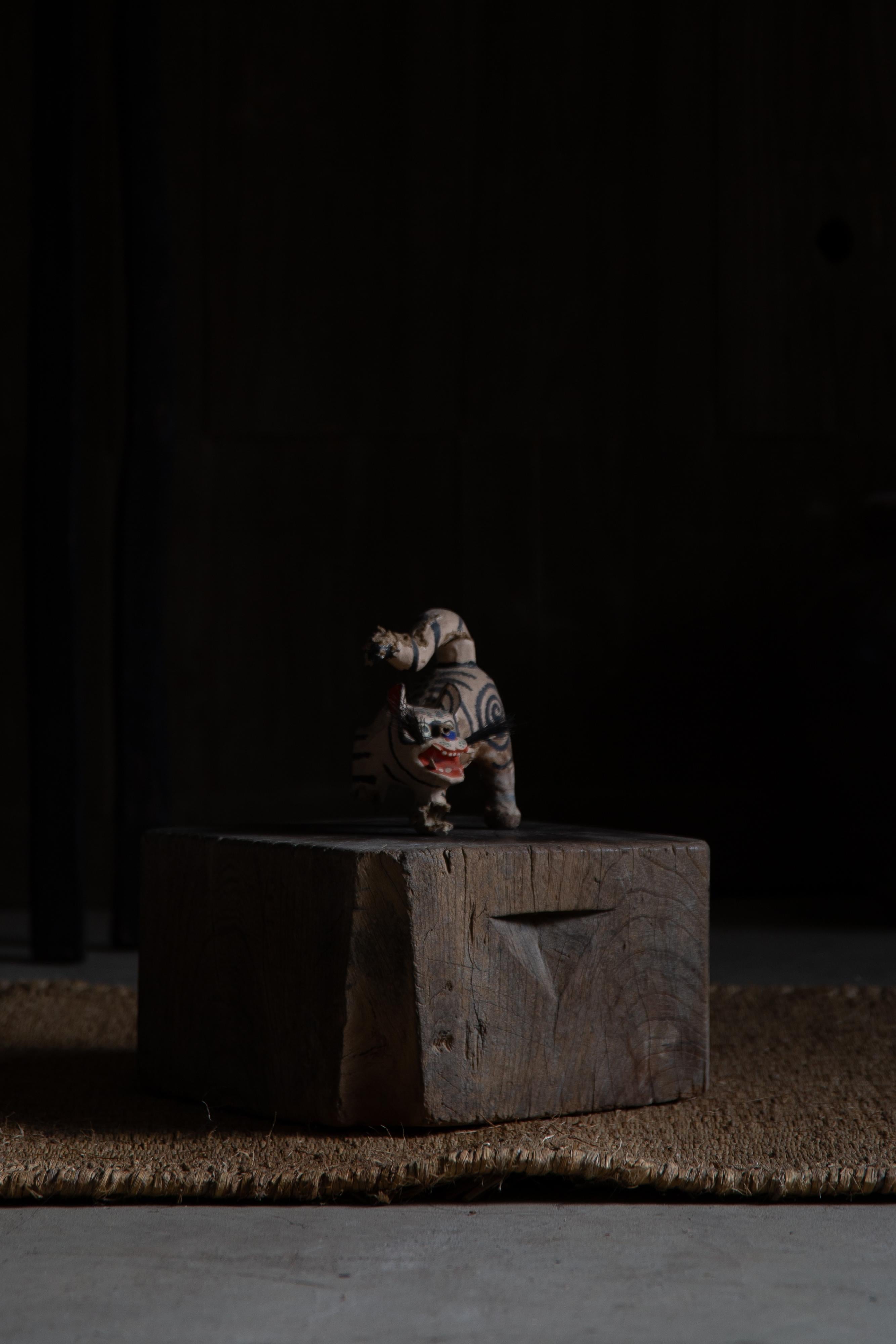 Legno Espositore a cubo in legno giapponese Wabi sabi antico, supporto per vasi da fiori in legno duro in vendita