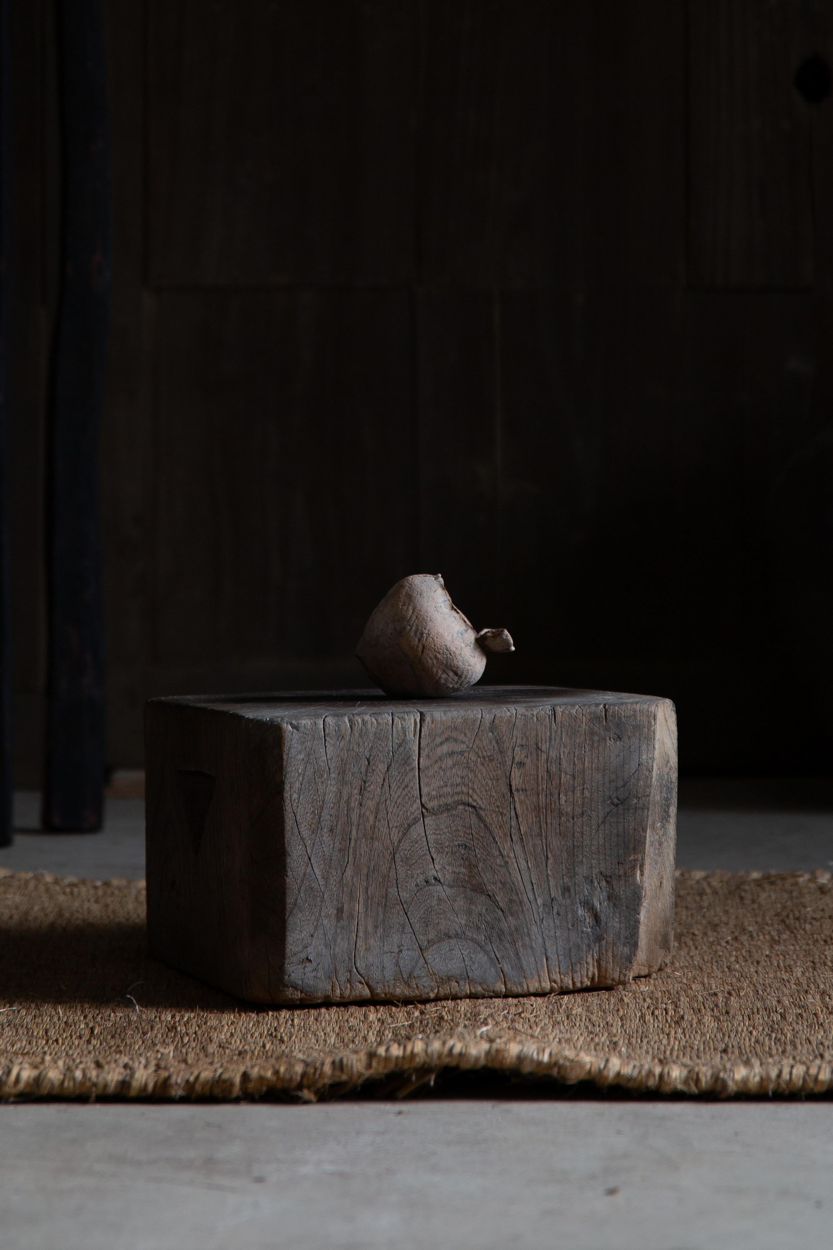 Espositore a cubo in legno giapponese Wabi sabi antico, supporto per vasi da fiori in legno duro in vendita 1