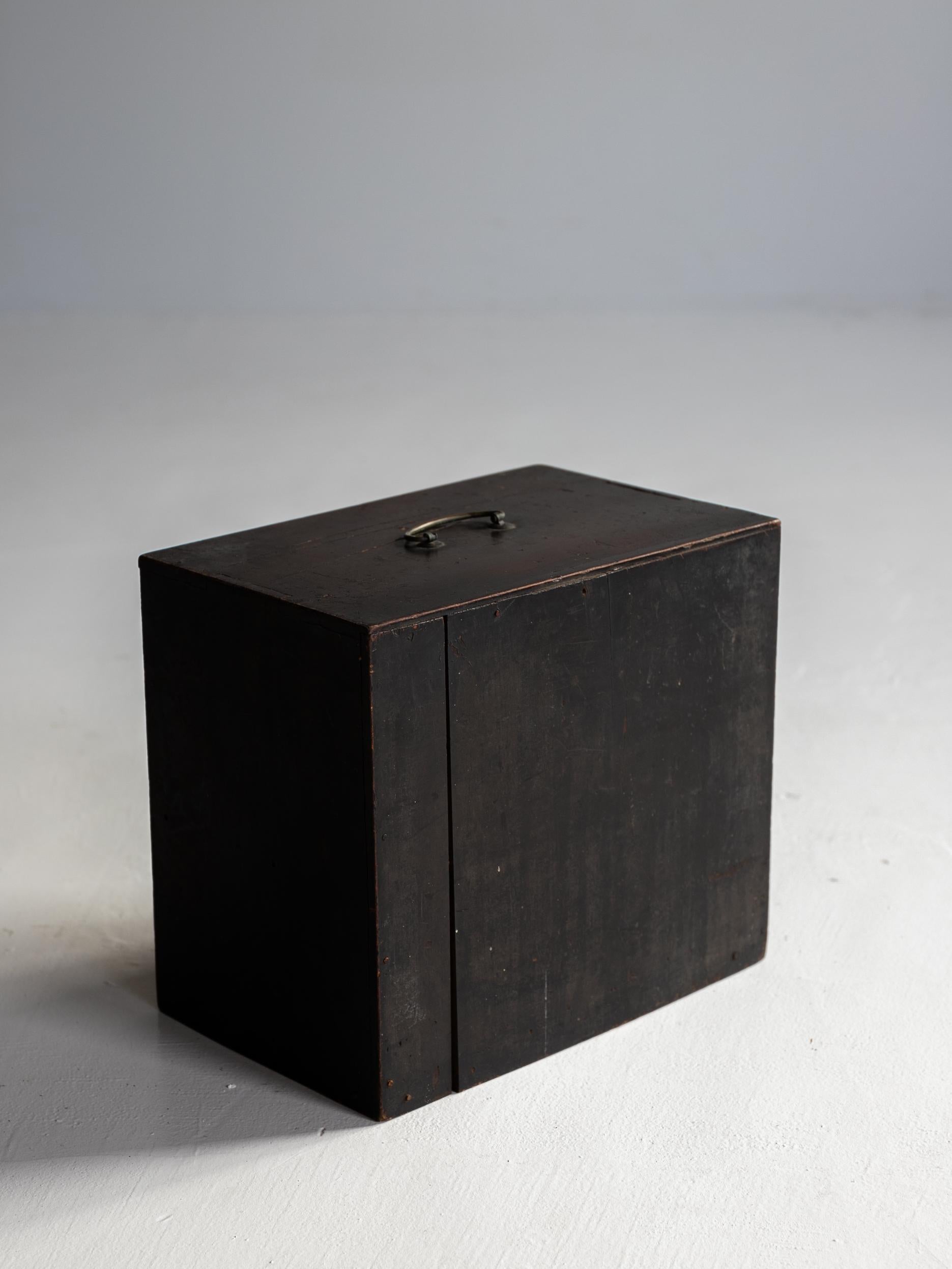 Cajón Wabisabi Antiguo Japonés Años 1860-1900 / Armario Almacenaje Tansu Mingei en Bueno estado para la venta en Sammu-shi, Chiba
