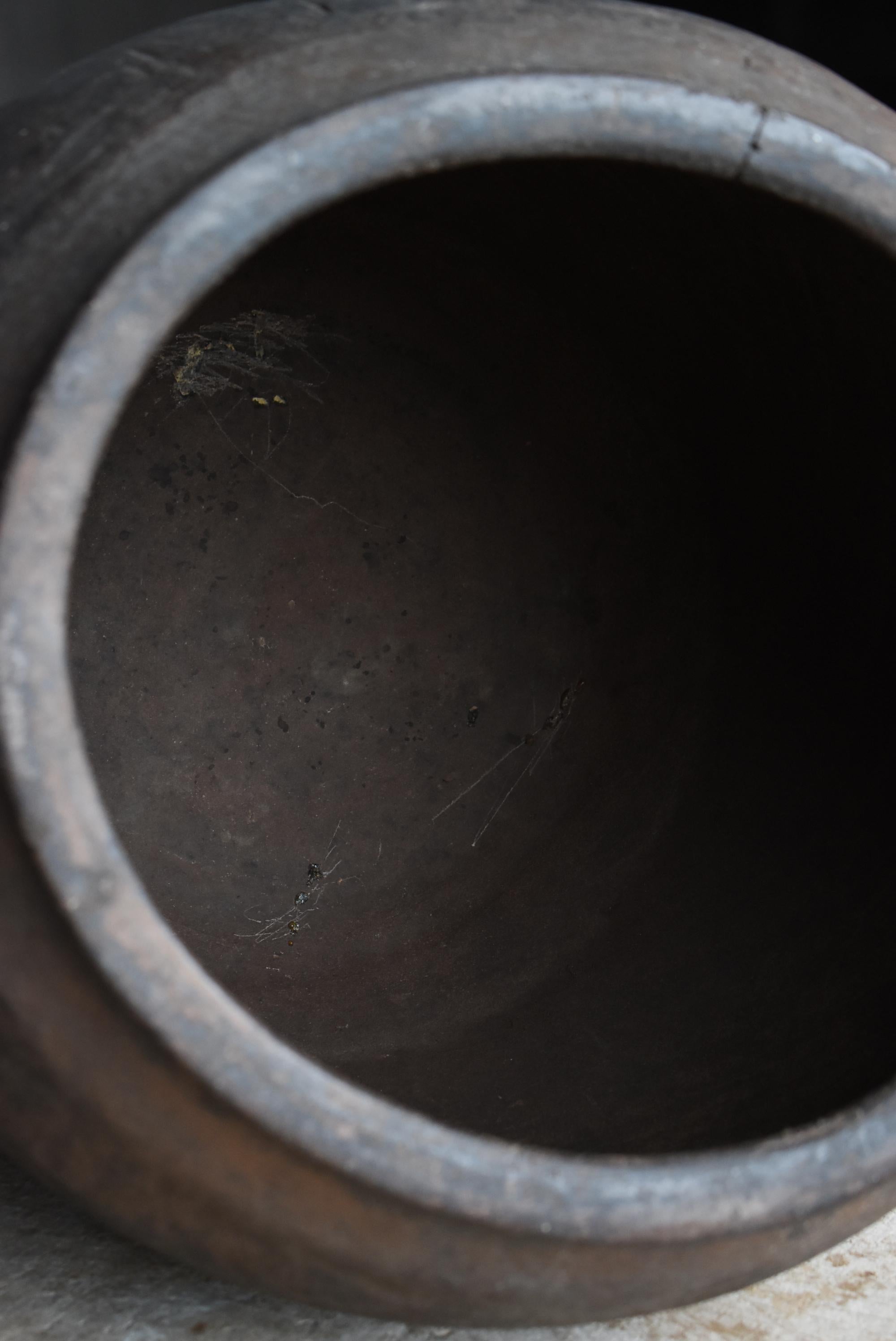 Antiguo Jarrón Japonés Wabisabi Tsubo 1800s-1860s / Vasija de Cerámica en venta 8