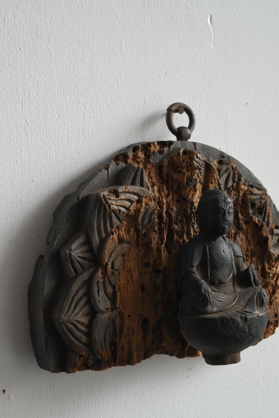 Japanese antique wall-hanging wooden Buddha statue/Edo period/1603-1868/Wabisabi In Good Condition For Sale In Sammu-shi, Chiba