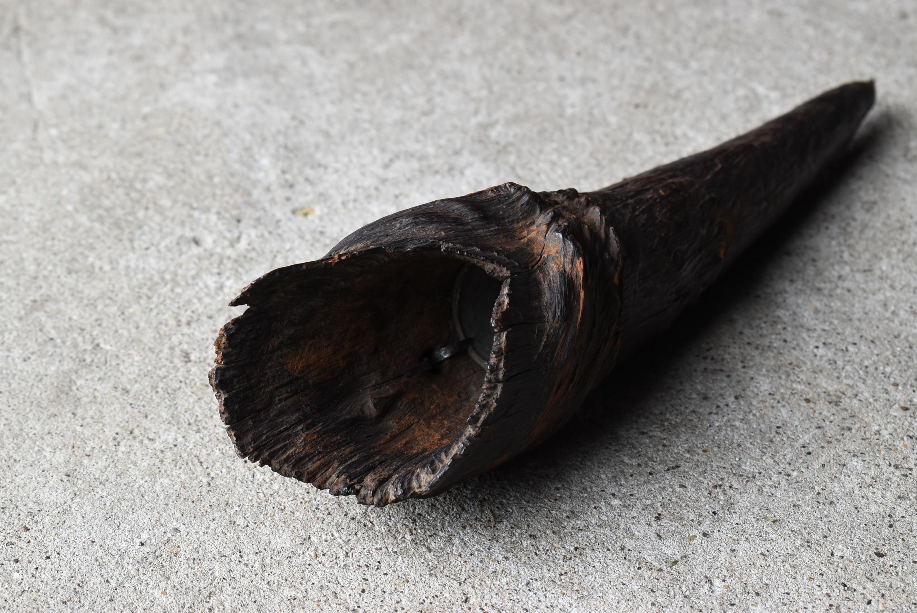 Japanese Antique Wall-Hanging Wooden Flower Vessel 1900s-1940s / Wabi Sabi For Sale 3