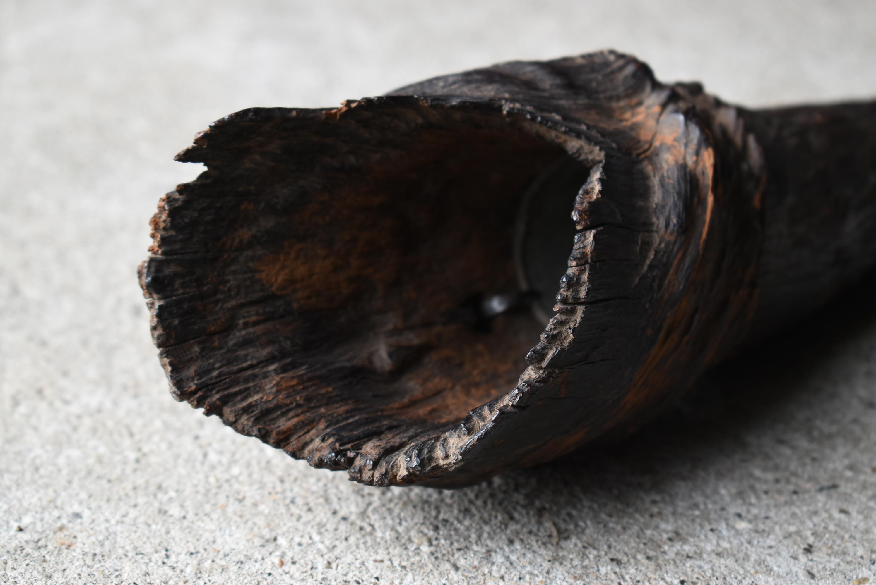 Japanese Antique Wall-Hanging Wooden Flower Vessel 1900s-1940s / Wabi Sabi For Sale 4