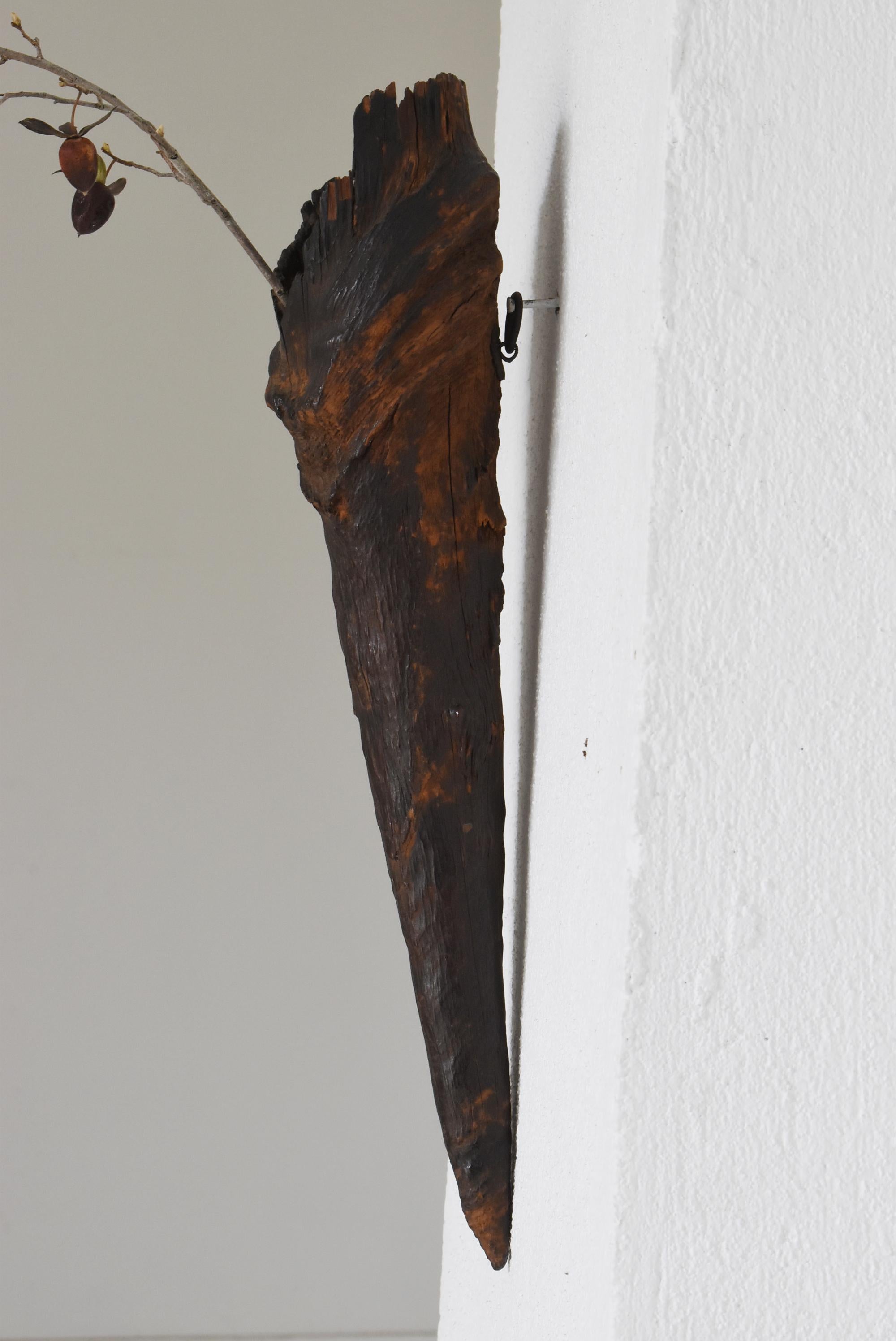 Japanese Antique Wall-Hanging Wooden Flower Vessel 1900s-1940s / Wabi Sabi For Sale 9