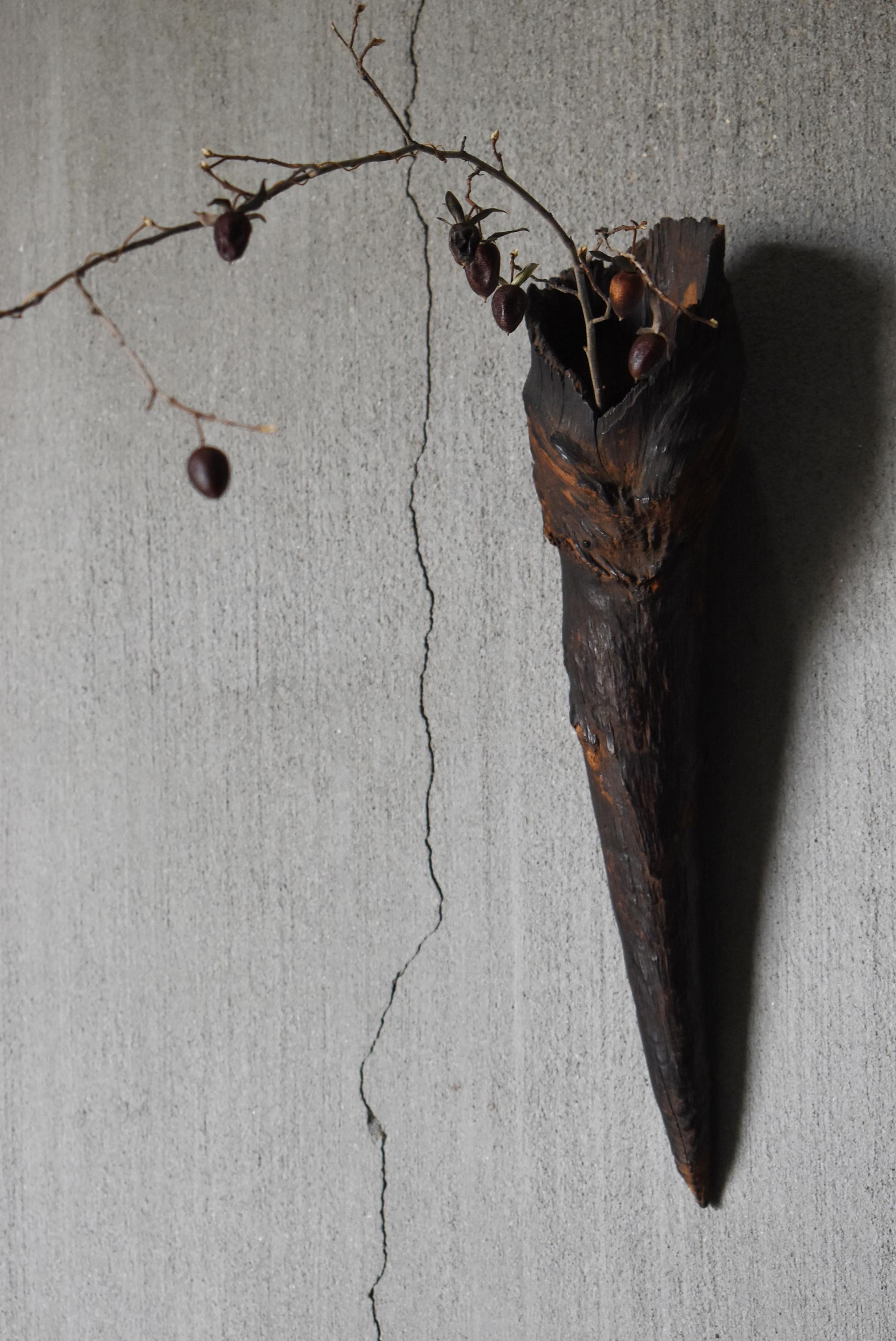 Showa Japanese Antique Wall-Hanging Wooden Flower Vessel 1900s-1940s / Wabi Sabi For Sale