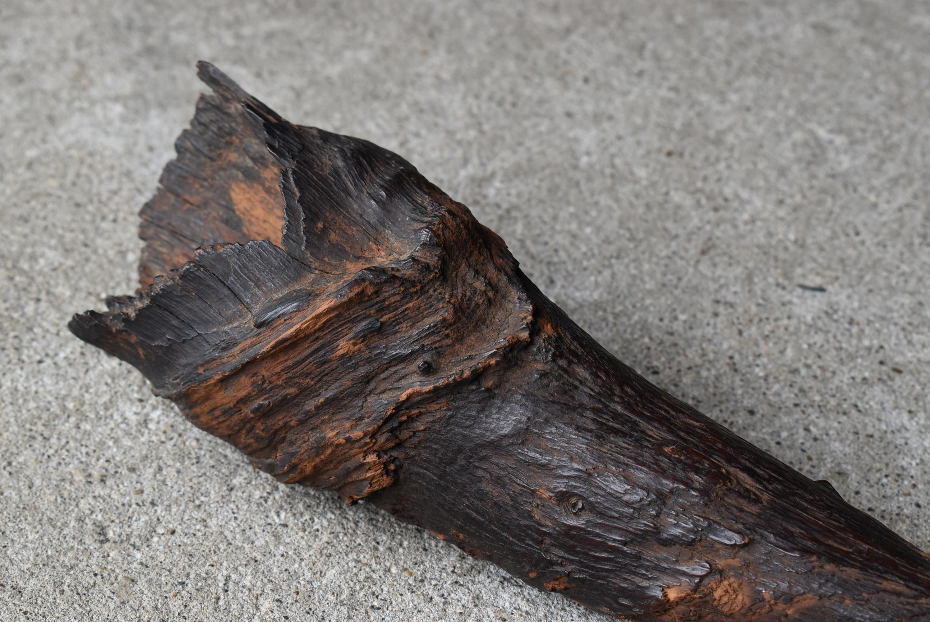 Japanese Antique Wall-Hanging Wooden Flower Vessel 1900s-1940s / Wabi Sabi For Sale 2