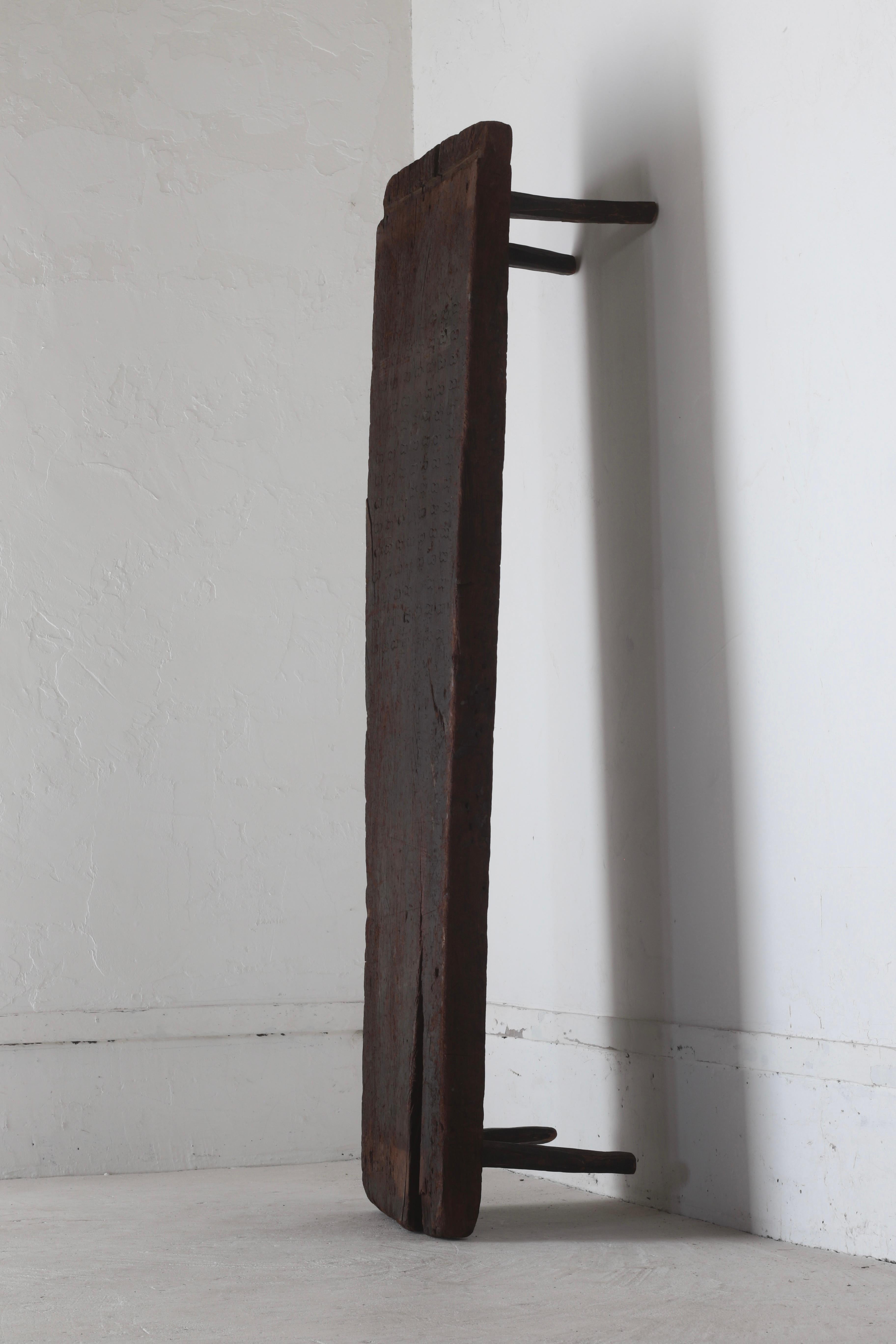 Table basse / table de canapé japonaise Antique Warped / Wabi-sabi Primitive en vente 9