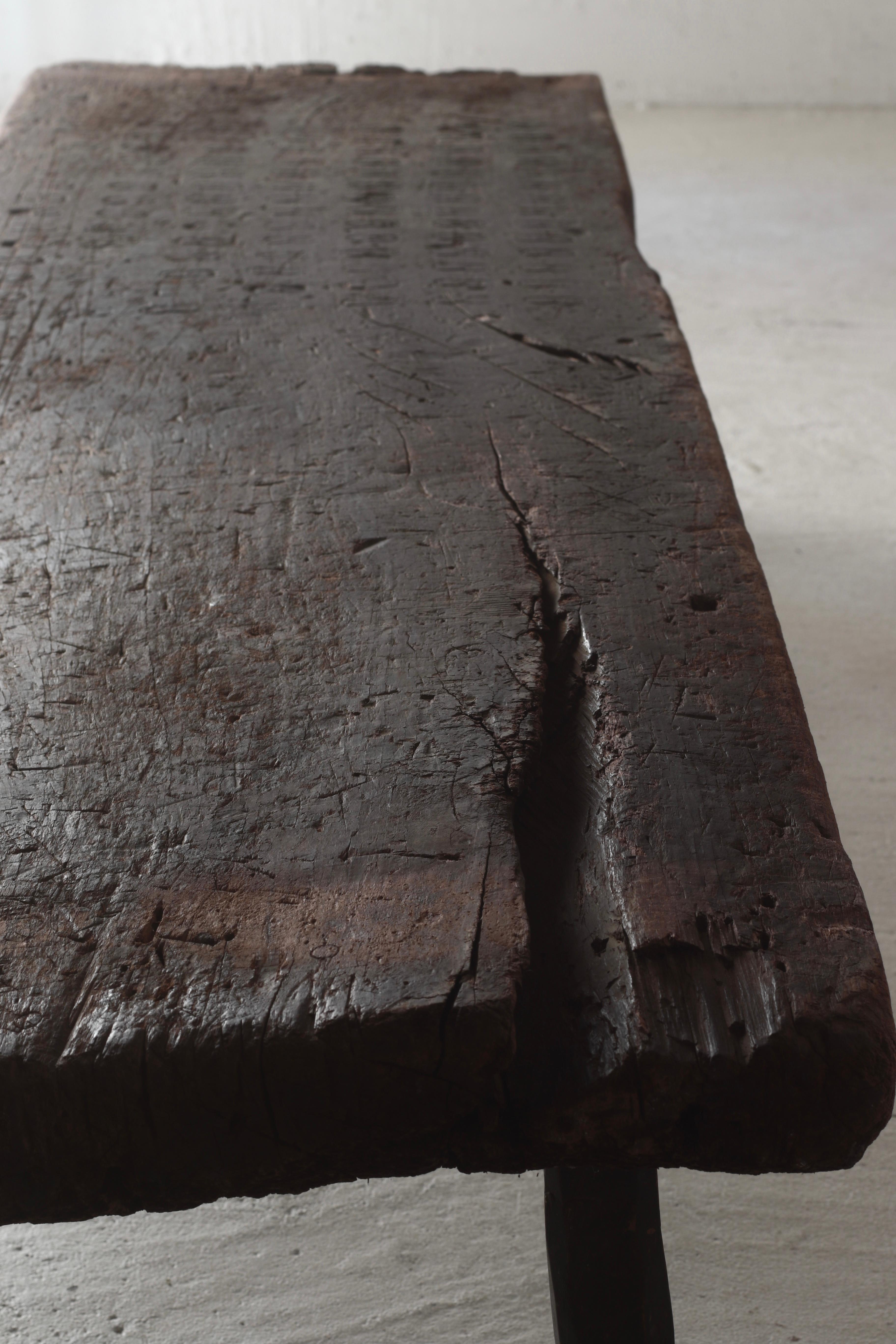 Table basse / table de canapé japonaise Antique Warped / Wabi-sabi Primitive Bon état - En vente à Iwate-gun Shizukuishi-cho, Iwate Prefecture