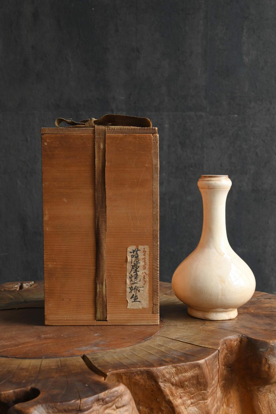 Glazed Japanese antique white-glazed sake bottle / [Satsuma ware] vase / 1700-1800s For Sale