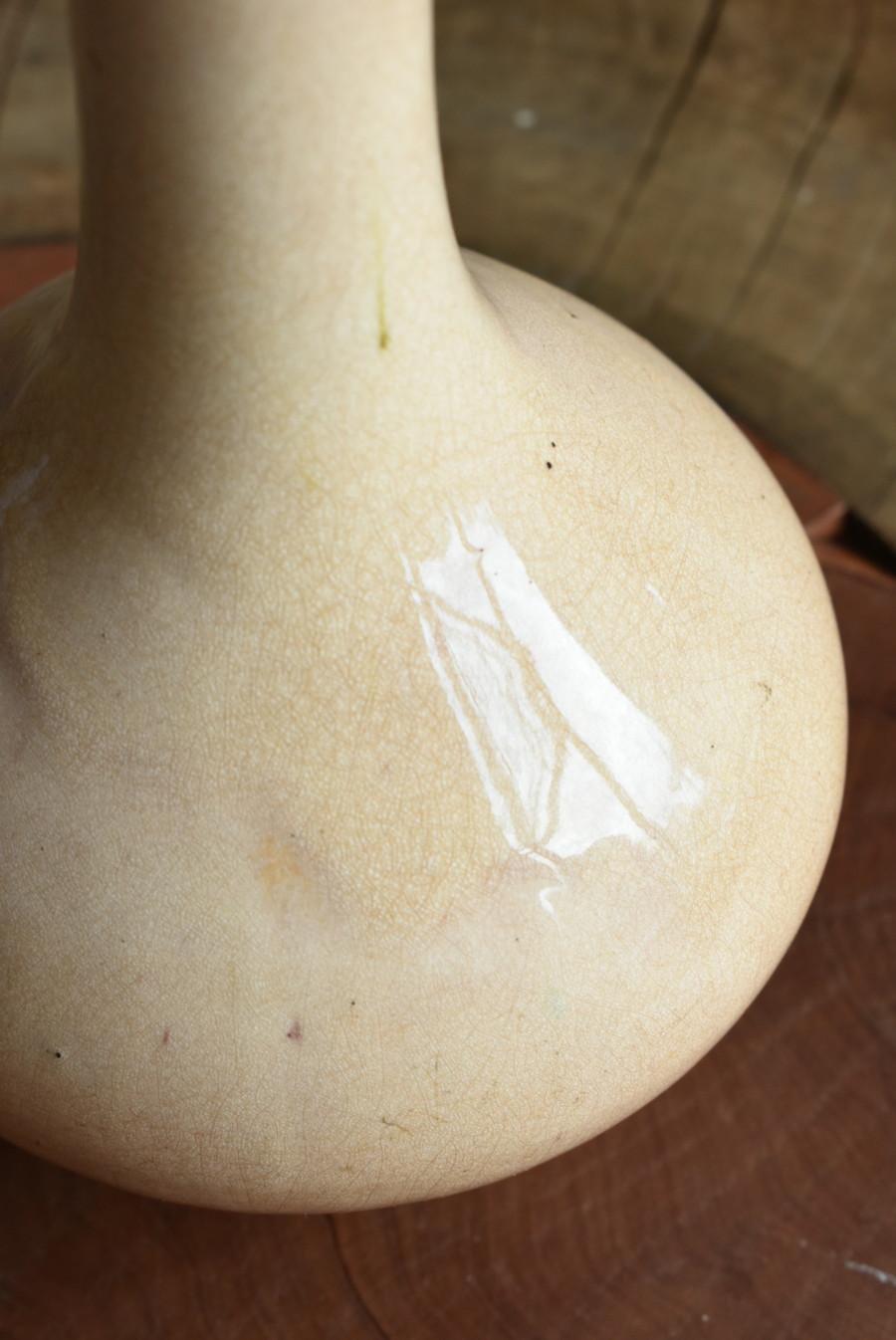 Japanese antique white-glazed sake bottle / [Satsuma ware] vase / 1700-1800s For Sale 9
