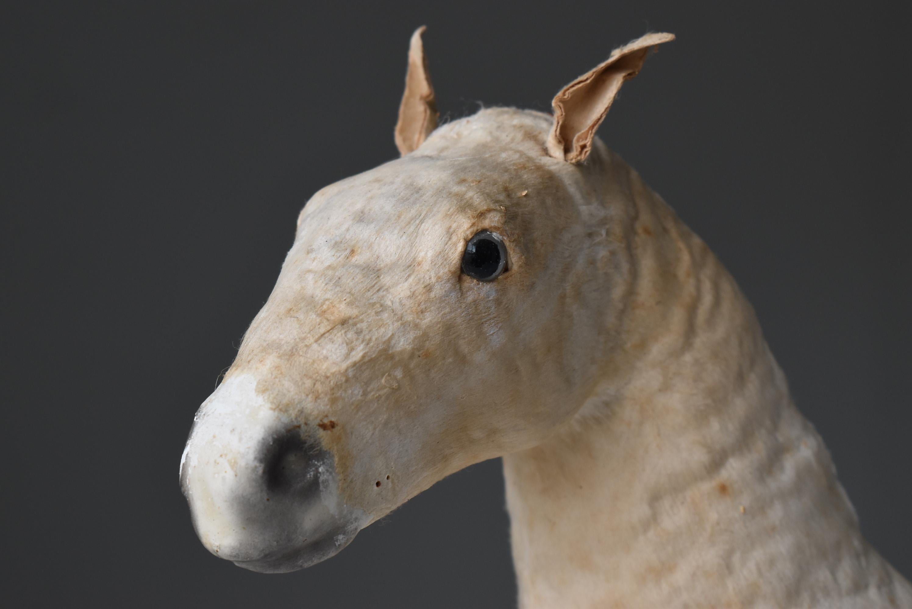 Japanese Antique White Horse Figurine 1920s-1940s / Wabisabi Object In Good Condition In Sammu-shi, Chiba