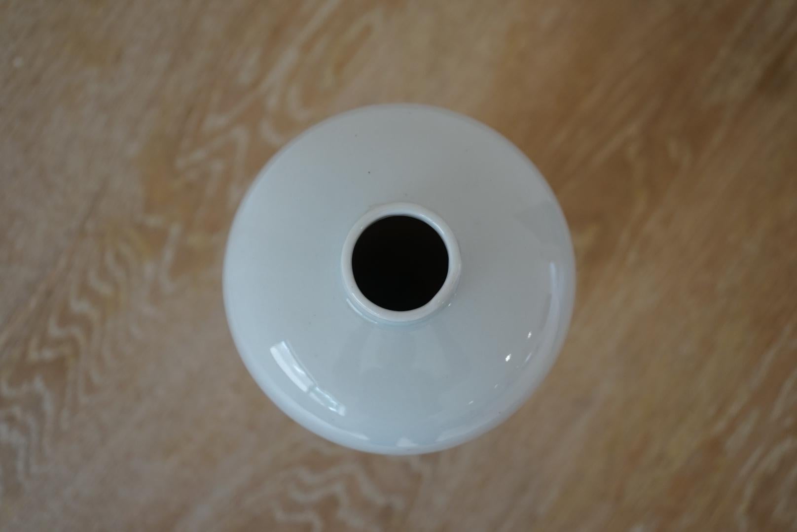 Japanische Antike Weiße Porzellanflasche Heiliger Sake Vase Objects im Zustand „Relativ gut“ im Angebot in Chiba, Chiba