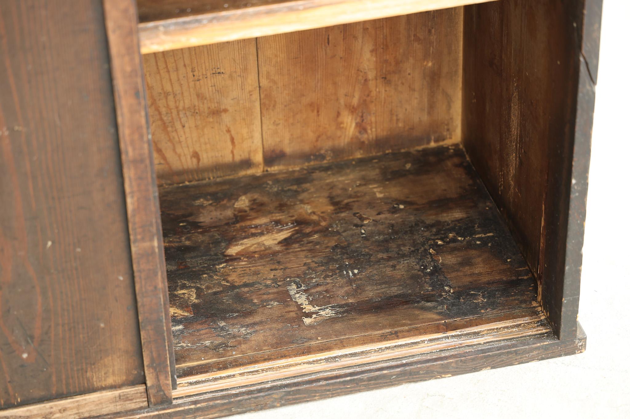 Japanische antike japanische Holzschränke, Wabi Sabi, Japandi (Meiji-Periode) im Angebot