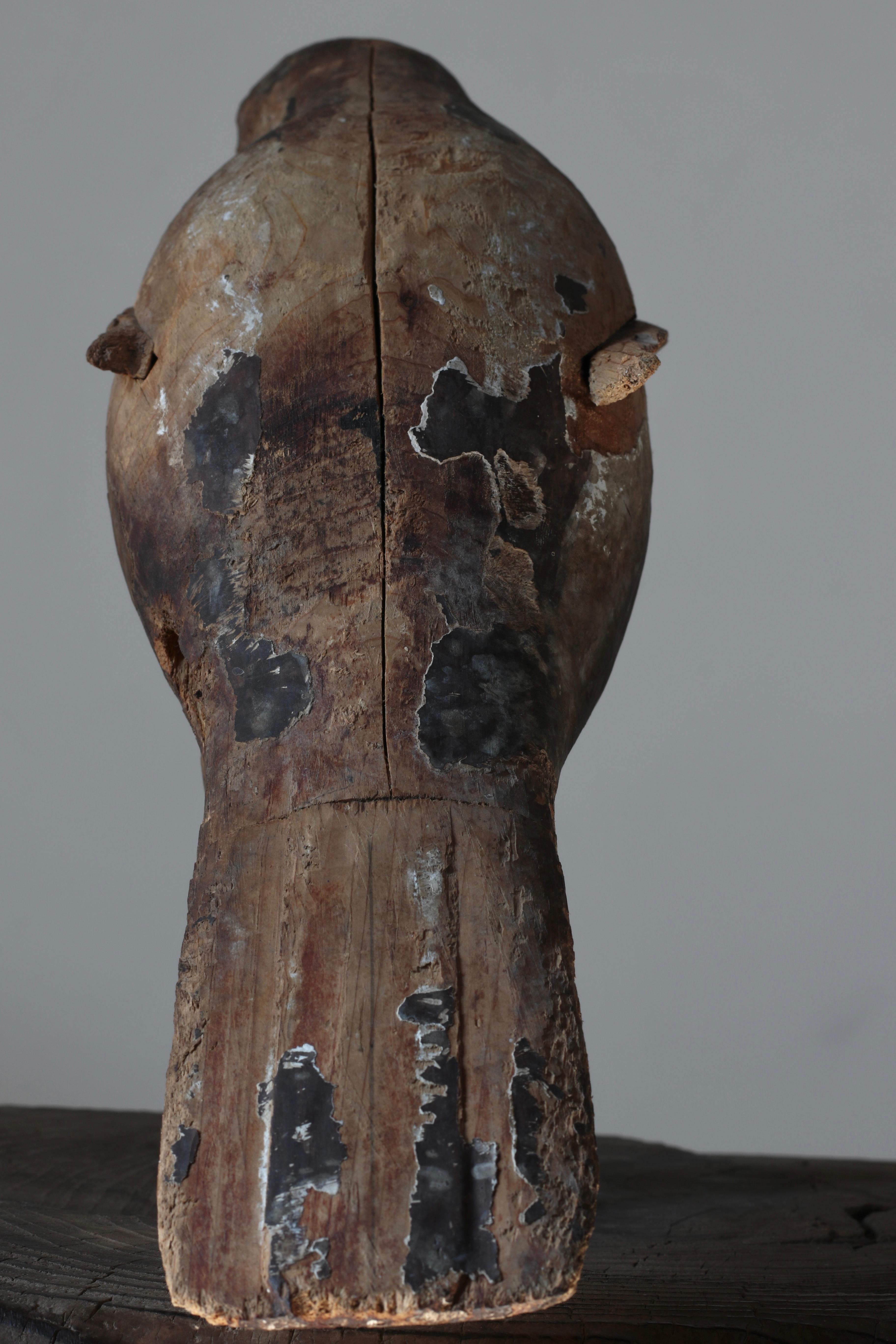 Japanese Antique Wood-Carved Bird/ Wooden Figurine/ Circa1900s/ Wabi-Sabi Mingei For Sale 4