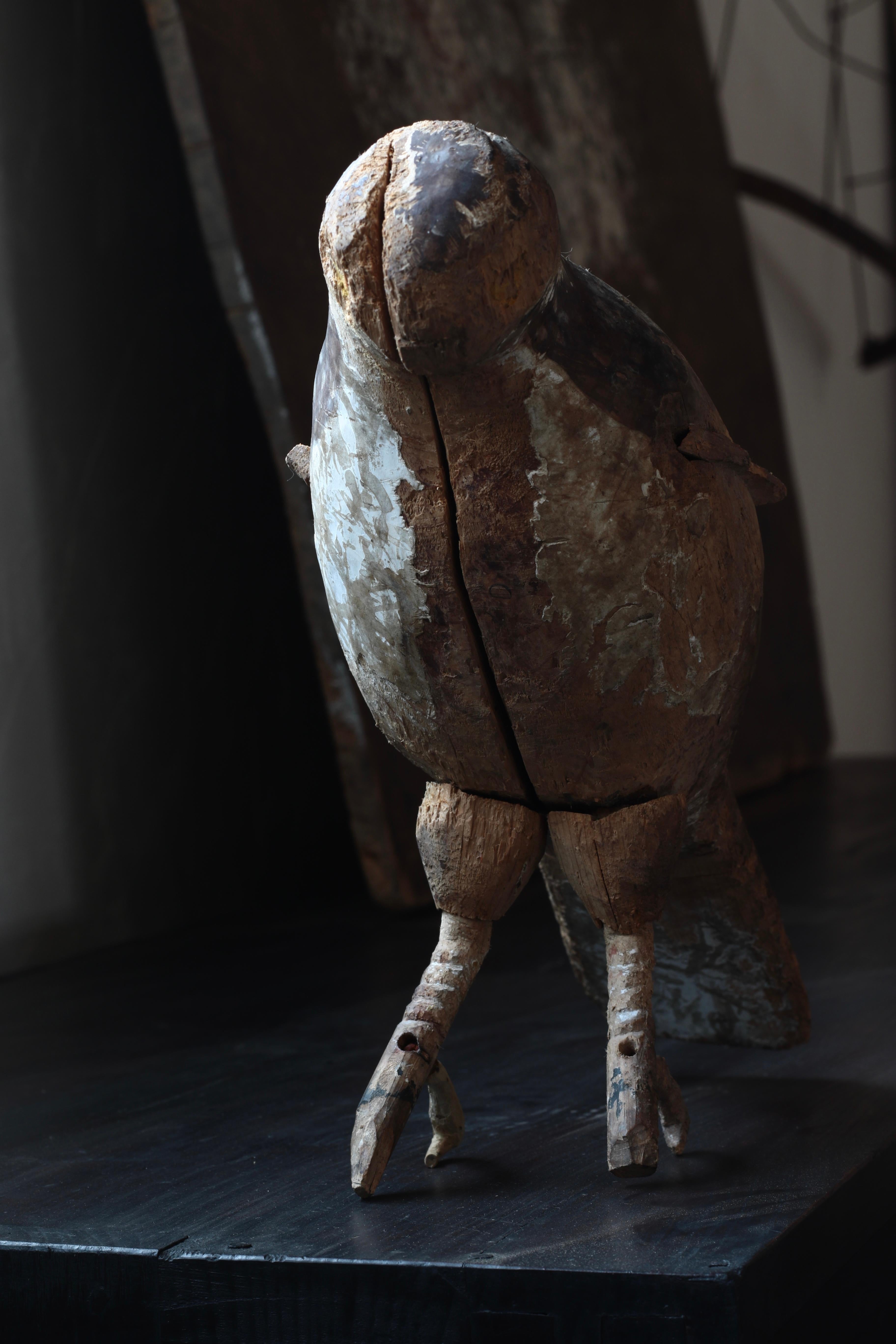 Japanese Antique Wood-Carved Bird/ Wooden Figurine/ Circa1900s/ Wabi-Sabi Mingei For Sale 7