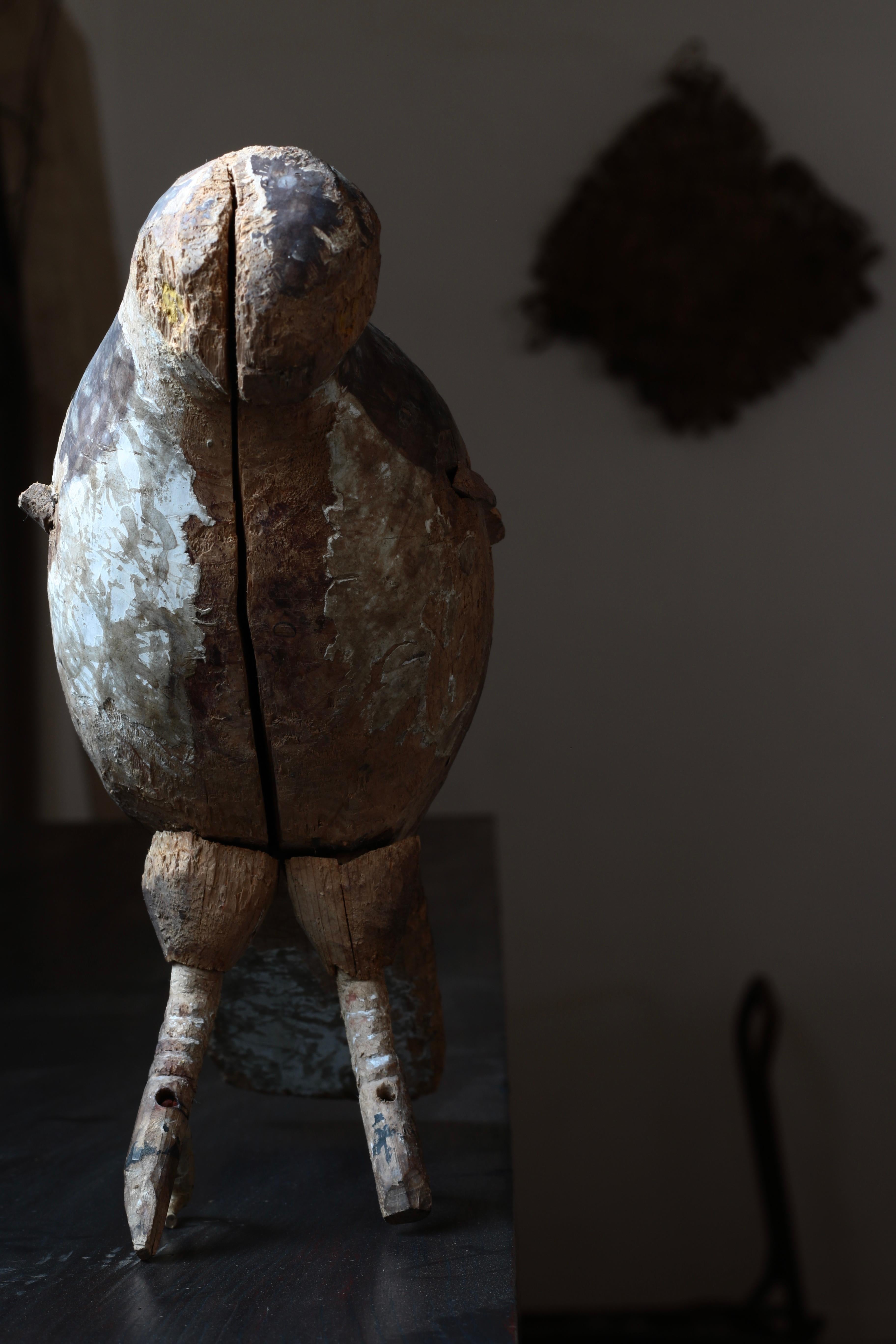 Japanese Antique Wood-Carved Bird/ Wooden Figurine/ Circa1900s/ Wabi-Sabi Mingei For Sale 9