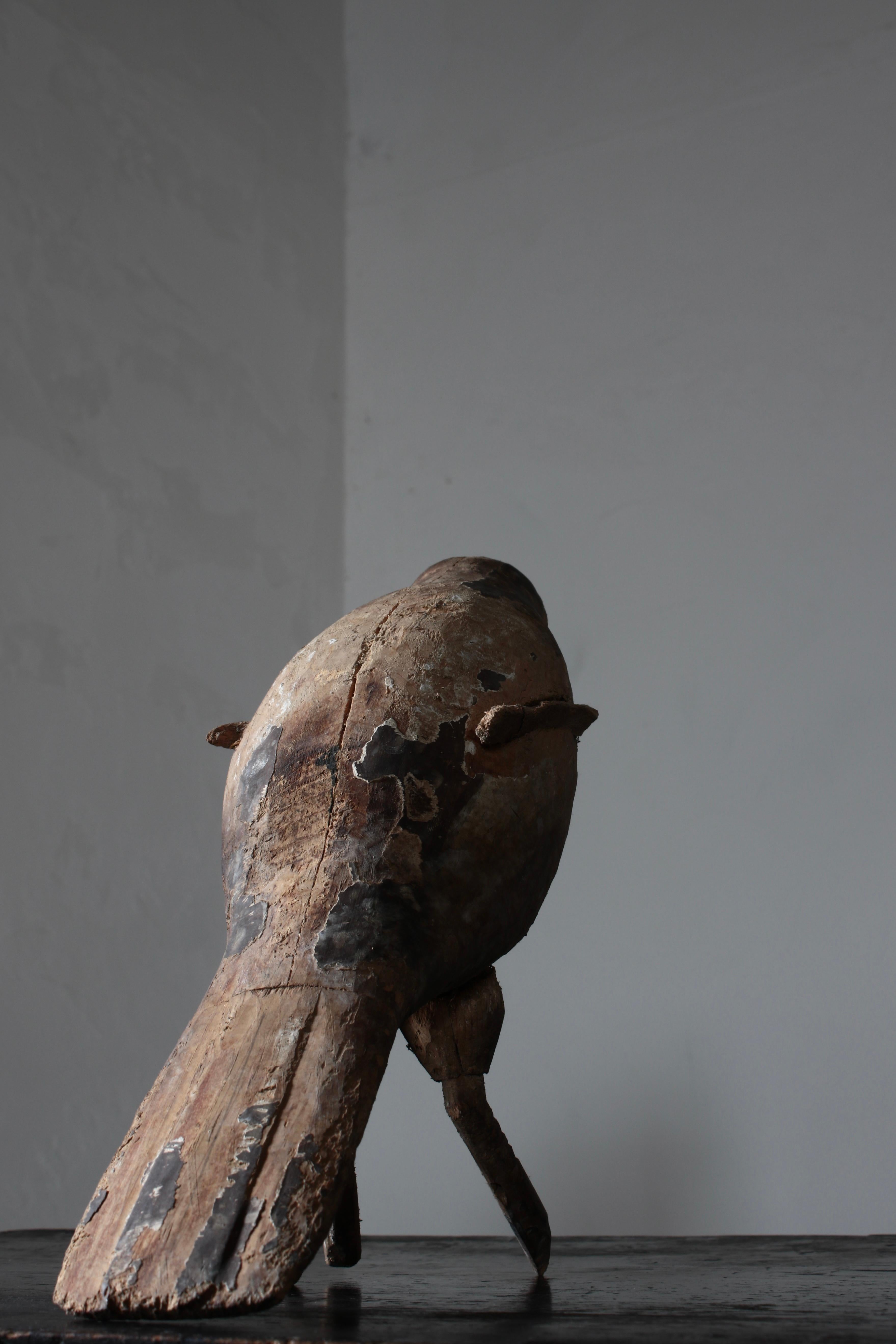 Primitive Japanese Antique Wood-Carved Bird/ Wooden Figurine/ Circa1900s/ Wabi-Sabi Mingei For Sale