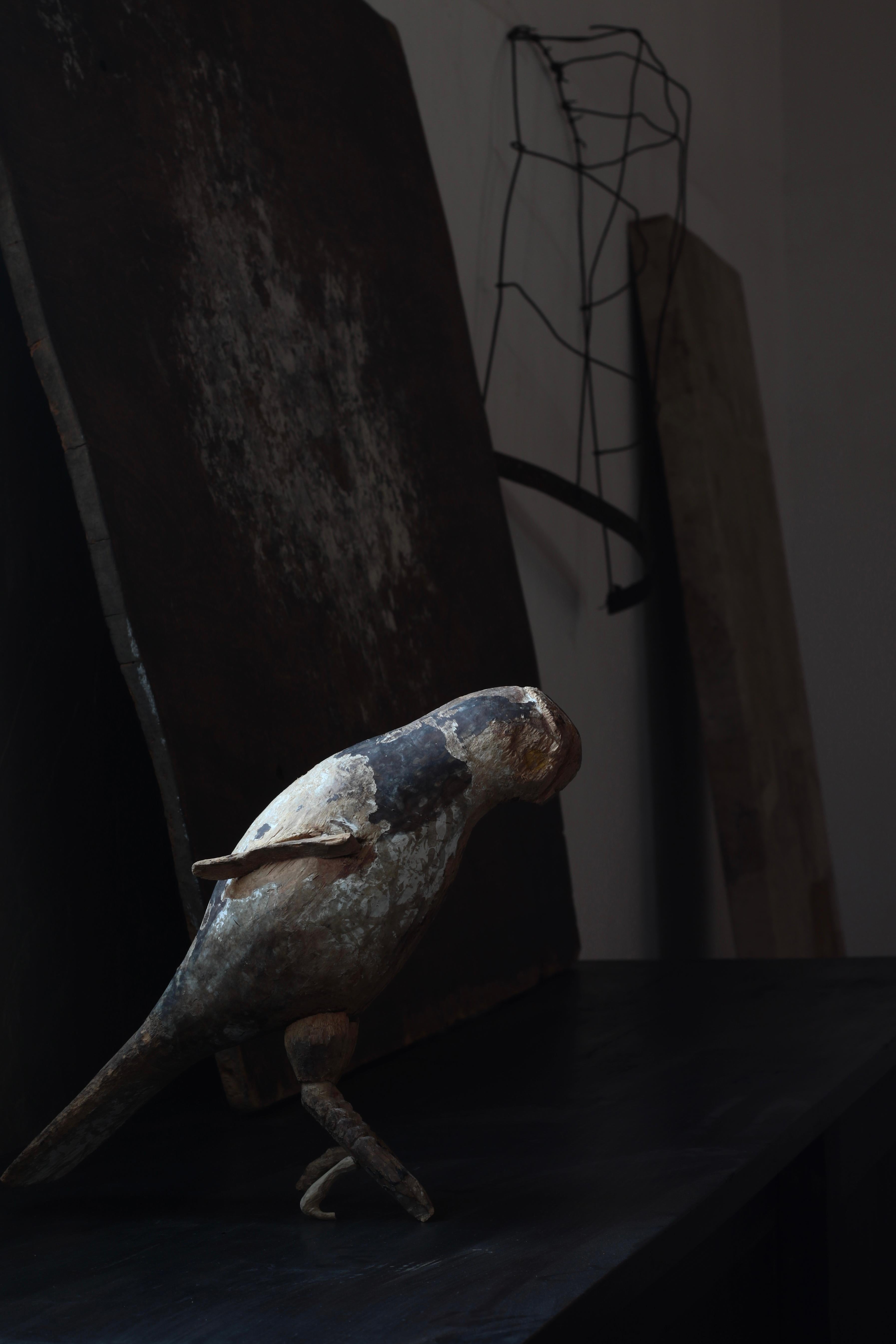 Japanese Antique Wood-Carved Bird/ Wooden Figurine/ Circa1900s/ Wabi-Sabi Mingei For Sale 2