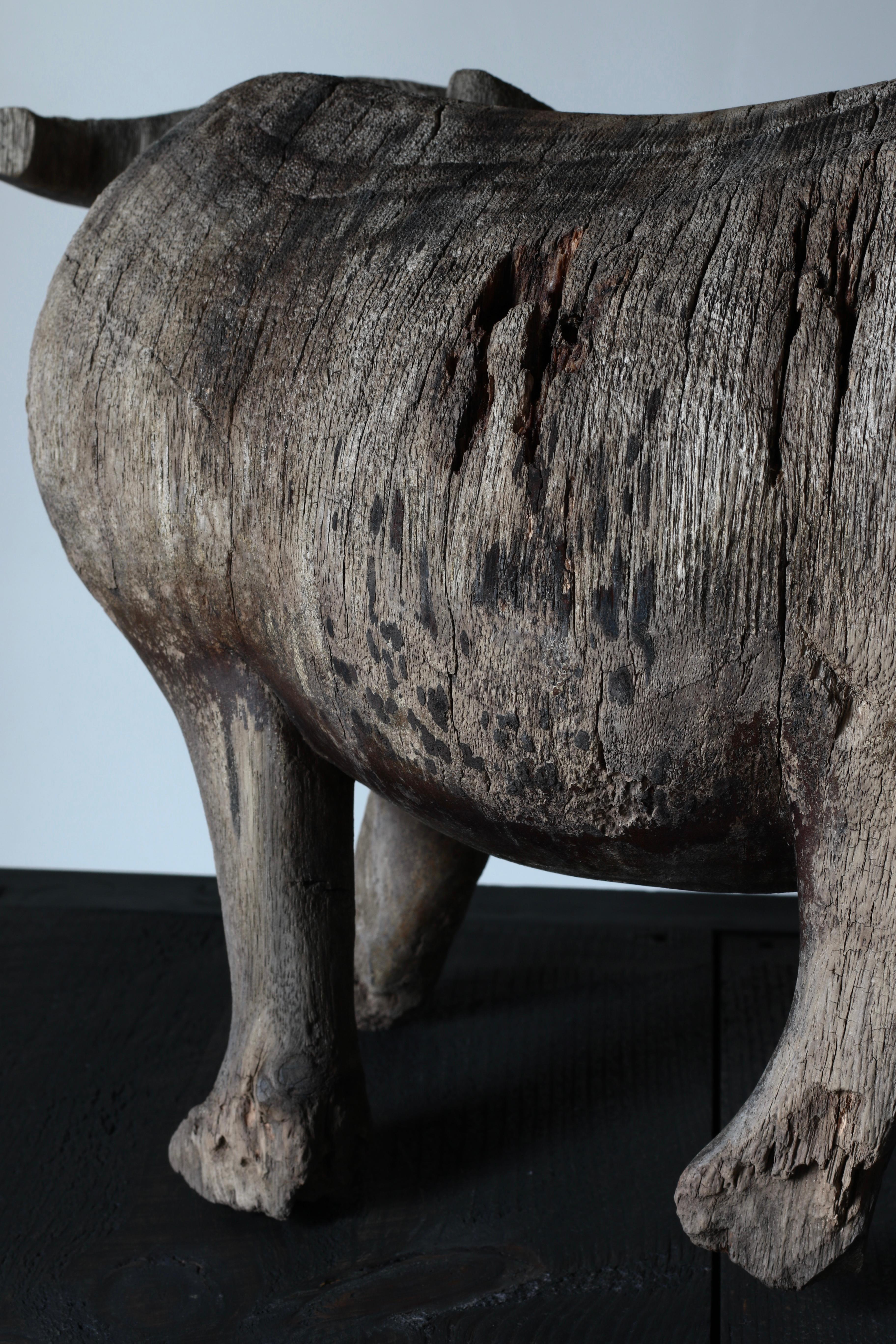 Antiguo búfalo de agua japonés tallado en madera/ Figurilla de madera/ Wabi-Sabi Primitivo en venta 3