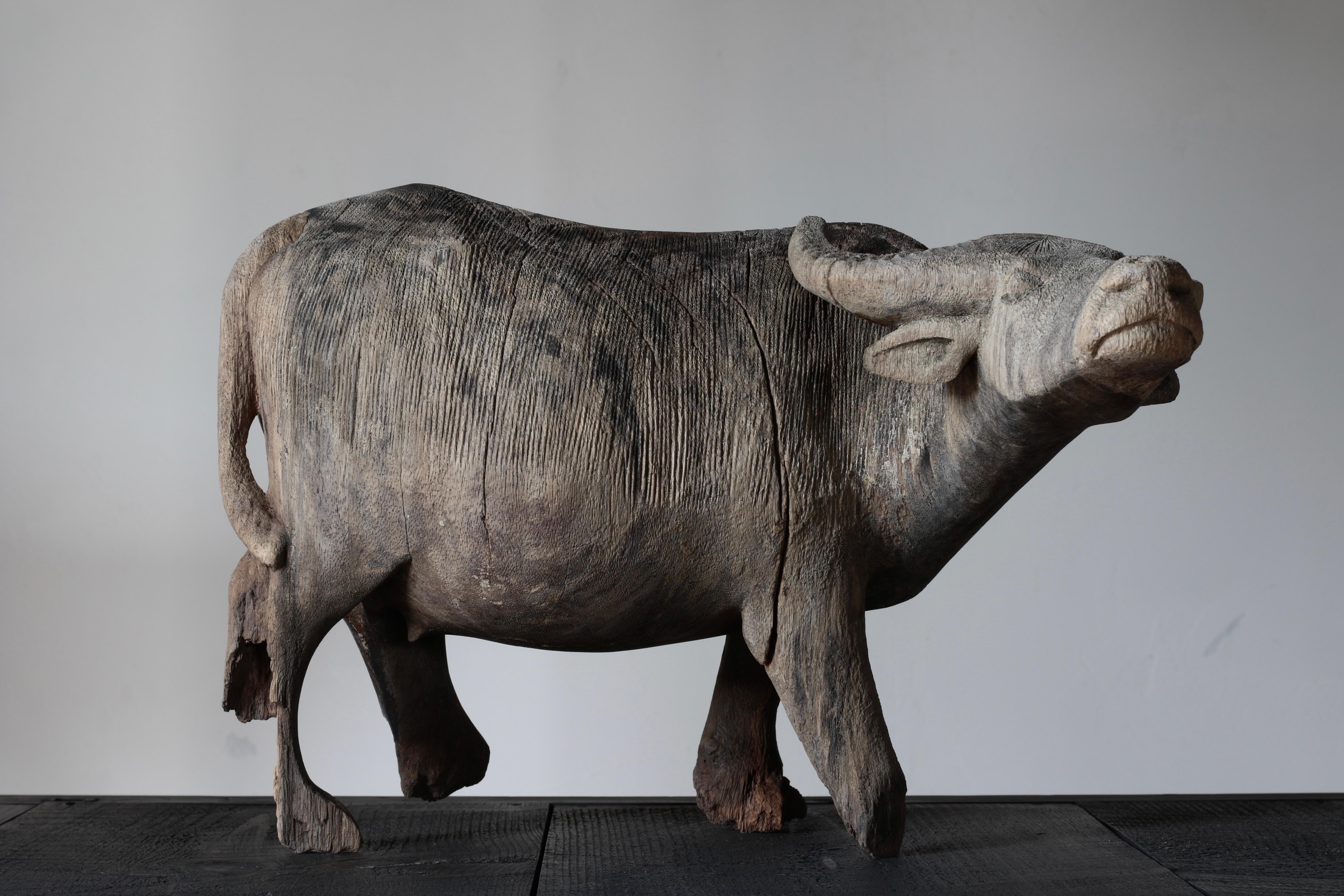 Antiguo búfalo de agua japonés tallado en madera/ Figurilla de madera/ Wabi-Sabi Primitivo en venta 7