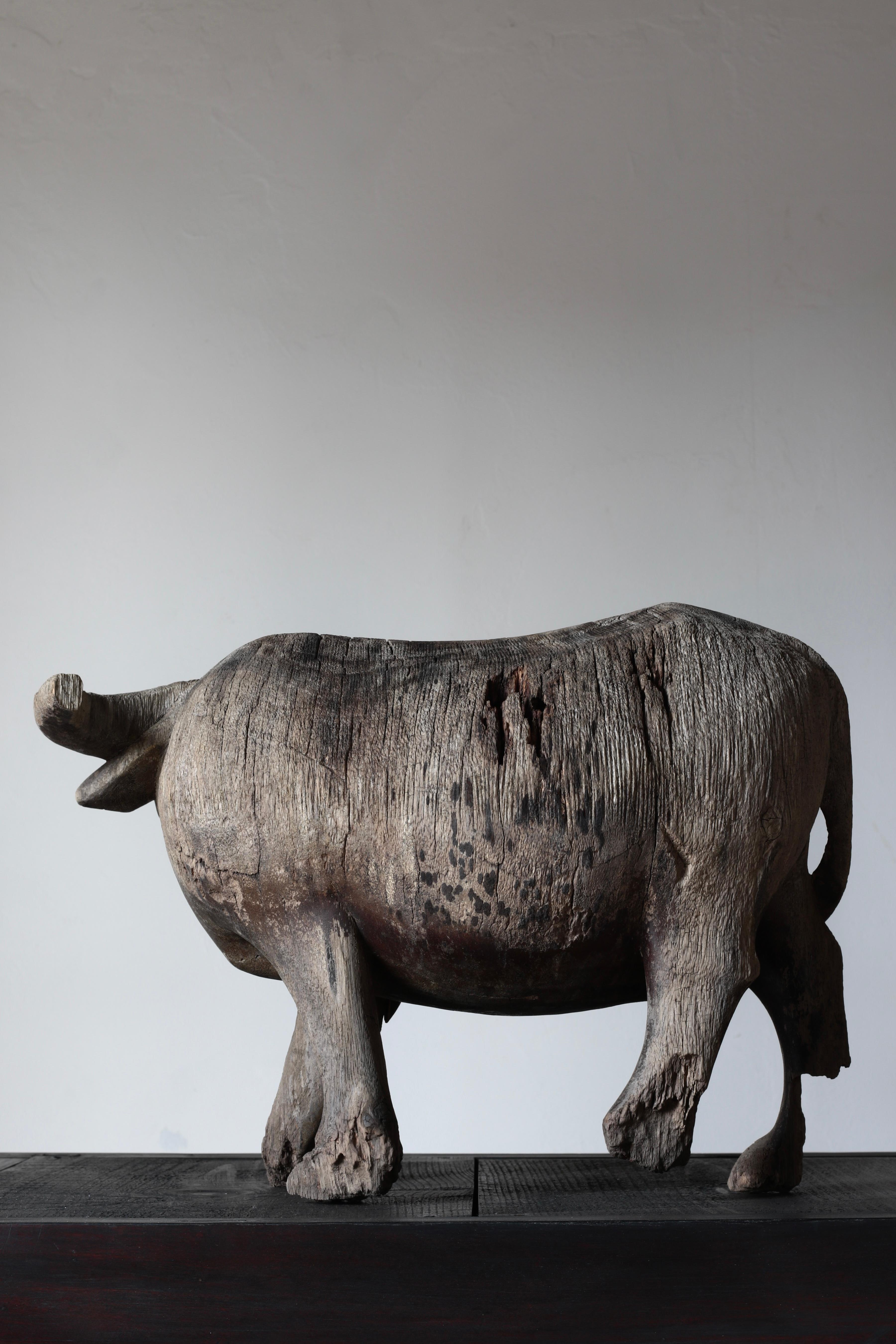 Antiguo búfalo de agua japonés tallado en madera/ Figurilla de madera/ Wabi-Sabi Primitivo en venta 1