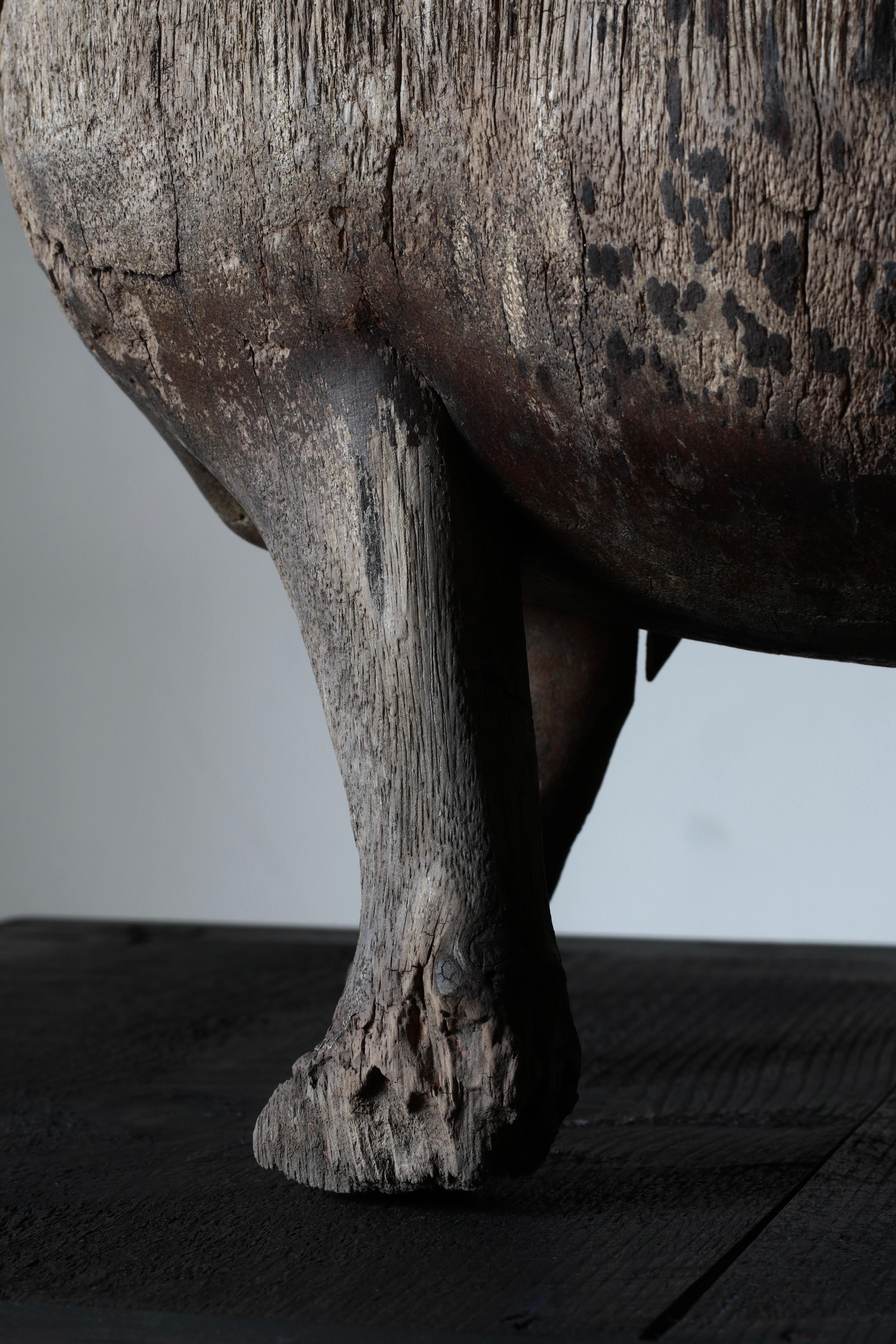 Antiguo búfalo de agua japonés tallado en madera/ Figurilla de madera/ Wabi-Sabi Primitivo en venta 2