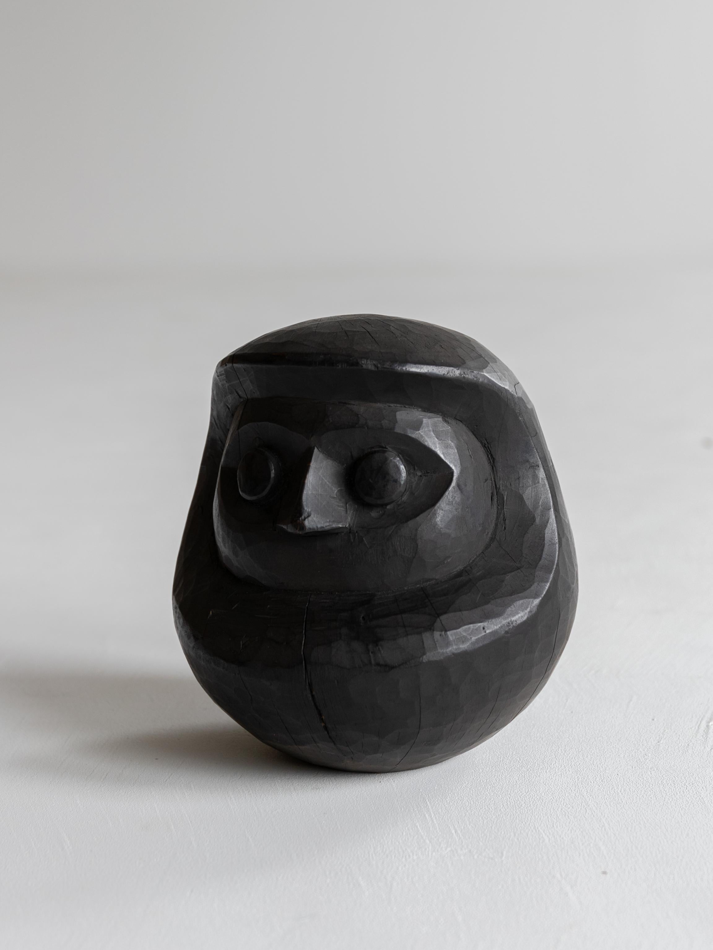 Japanese Antique Wood Carving Black Daruma 1860s-1920s / Wabi Sabi Sculpture For Sale 3