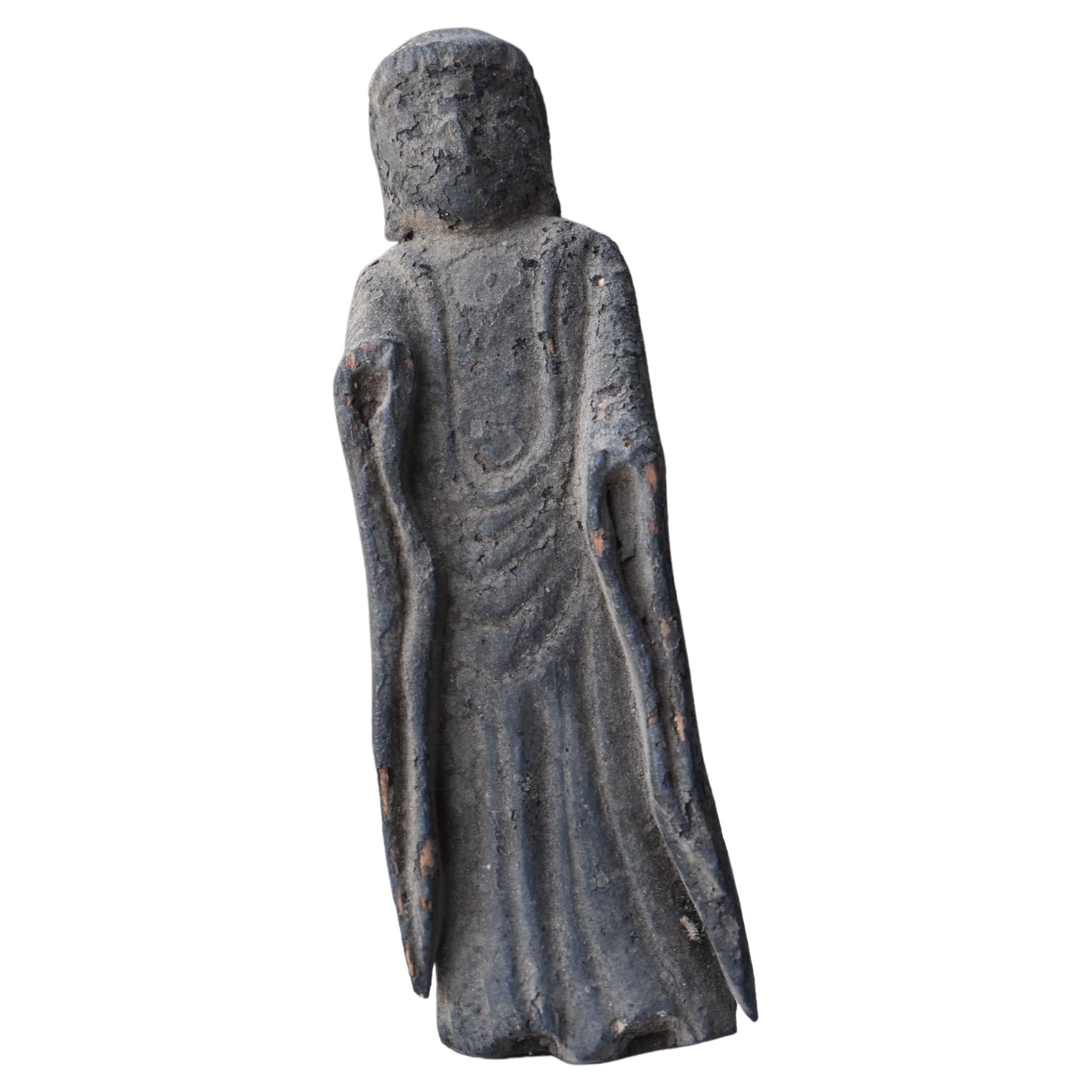 Japanischer antiker Holzschnitz-Buddha 1700er-1800er Jahre/Figurenobjekt Wabi Sabi im Angebot