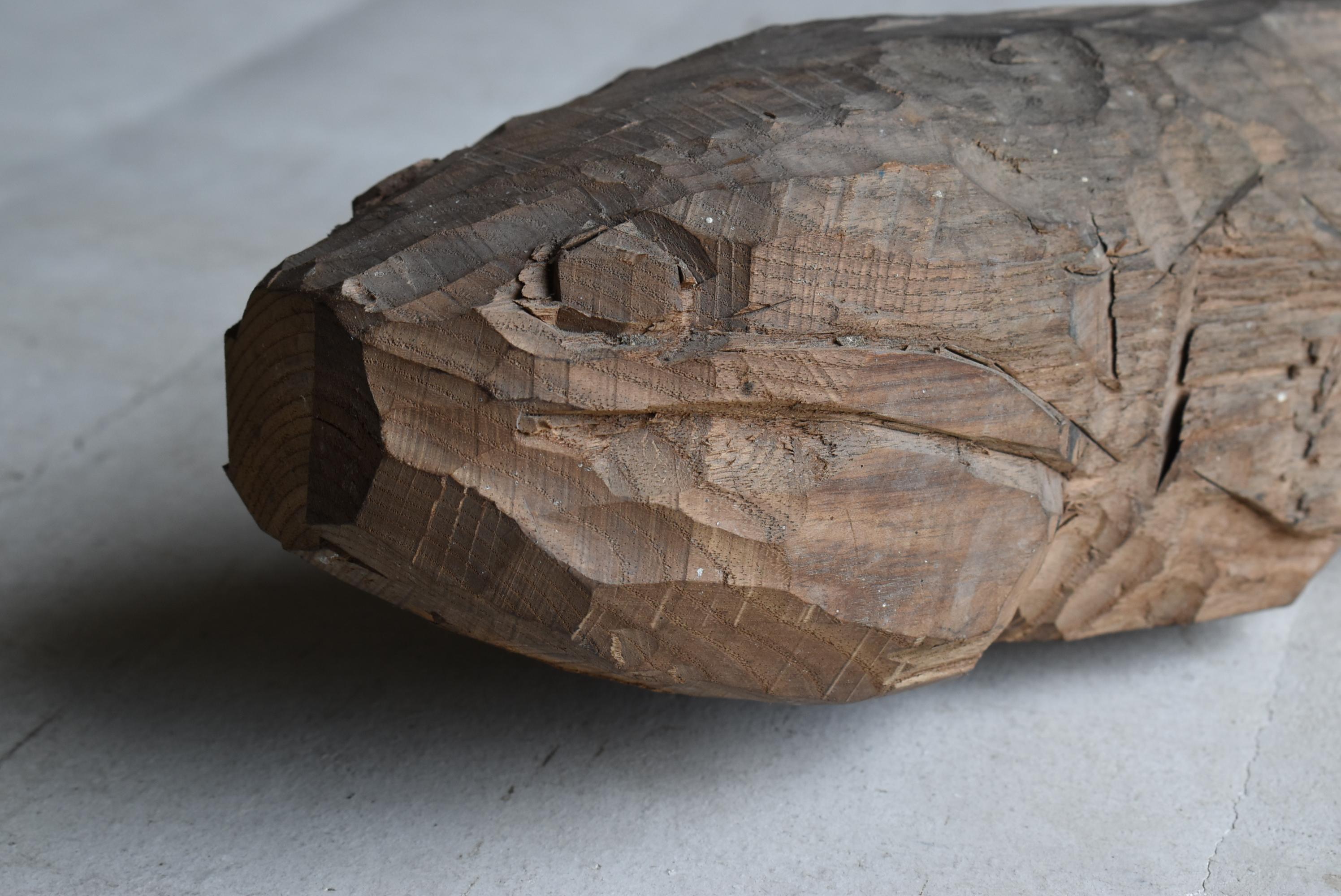 XX secolo Scultura antica giapponese in legno con pesce gatto 1900-1940 / Oggetto Wabisabi