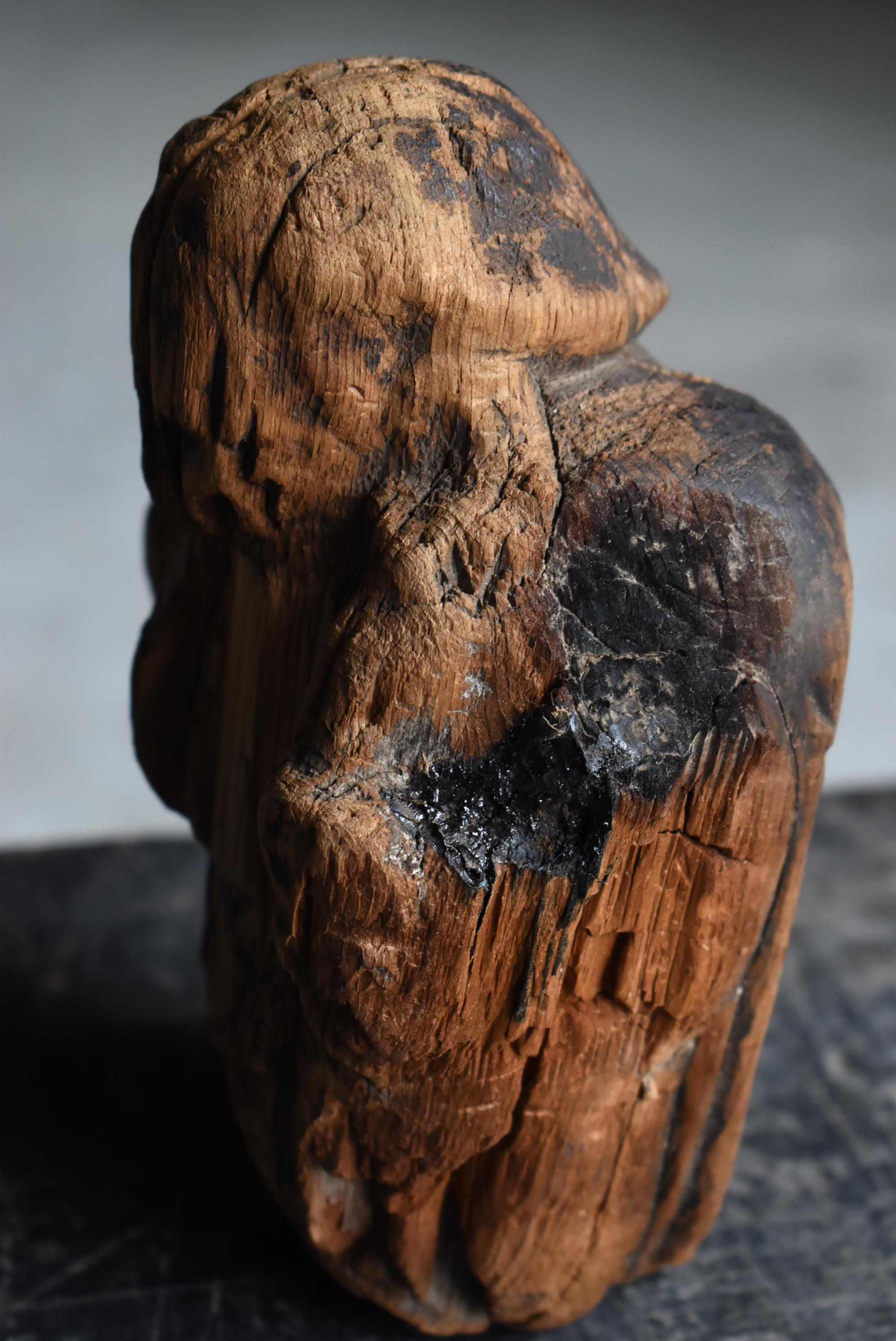 XIXe siècle Sculpture japonaise ancienne en bois Daikokuten 1800s-1860s / Figurine Wabisabi en vente