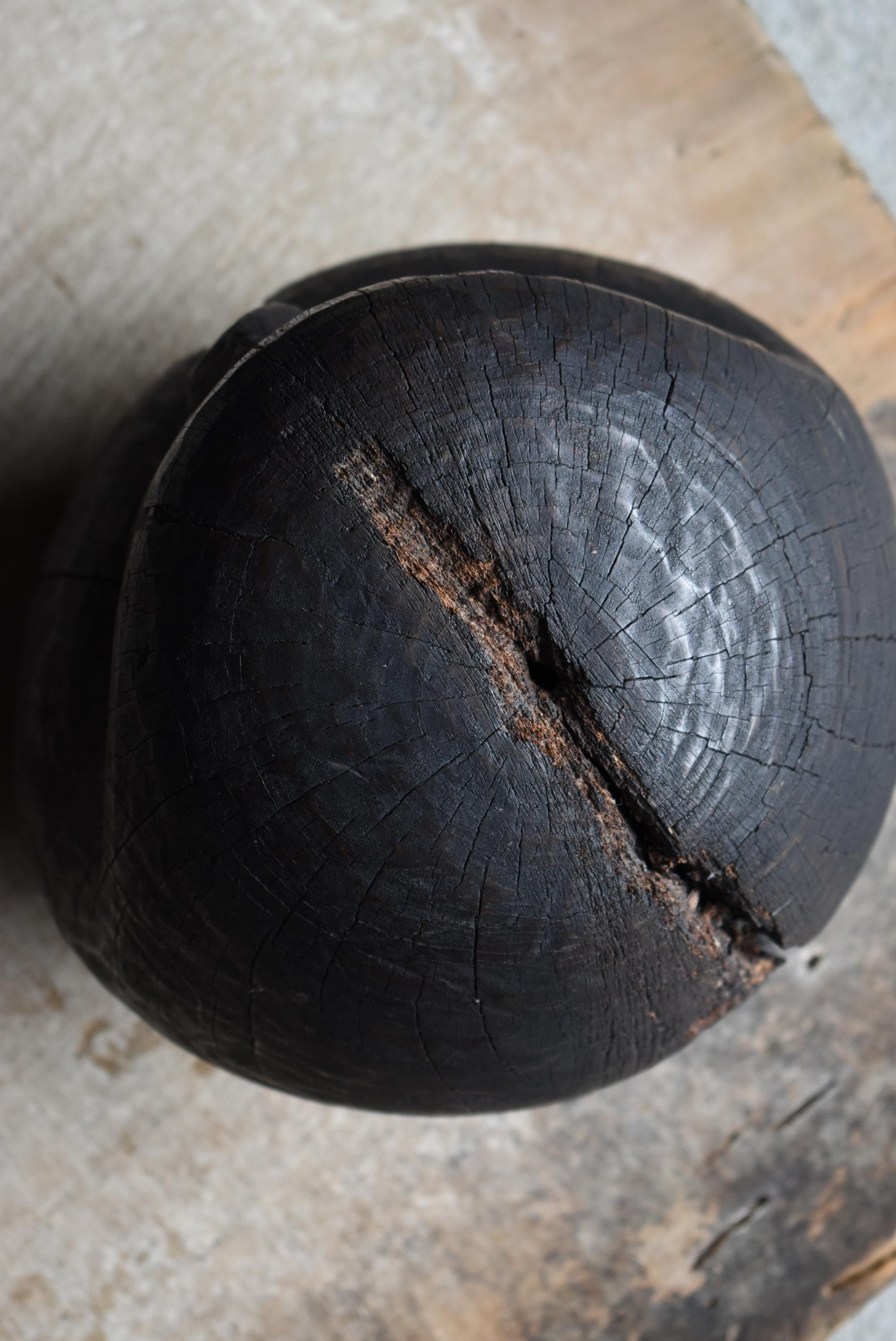 Sculpture japonaise ancienne en Wood Wood Daruma 1860-1920s / Sculpture Wabi Sabi Mingei en vente 5