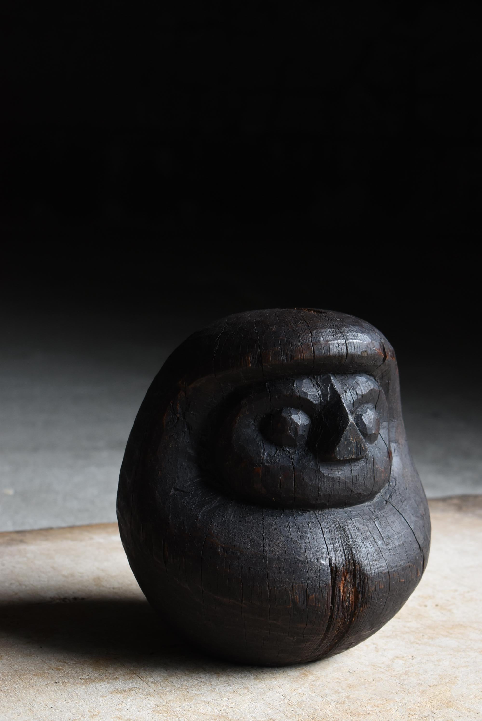 Sculpture japonaise ancienne en Wood Wood Daruma 1860-1920s / Sculpture Wabi Sabi Mingei en vente 6
